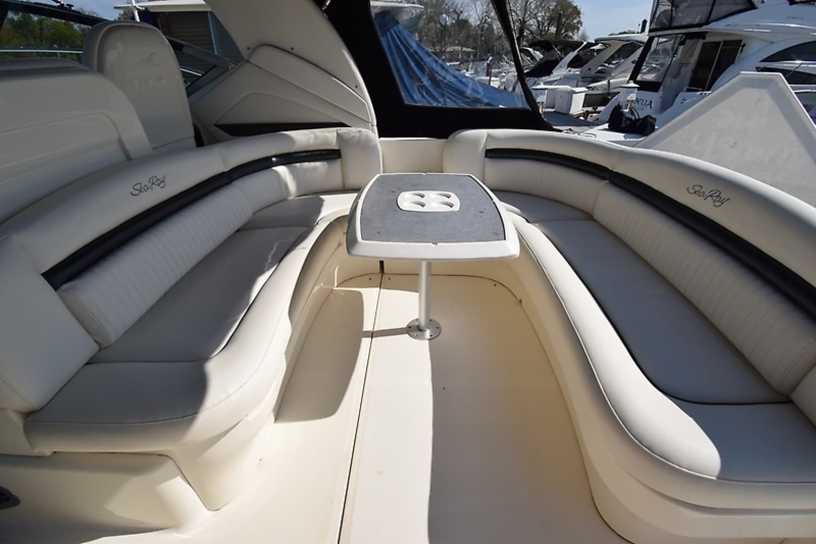 2004 Sea Ray 390 Sundancer - Image 12