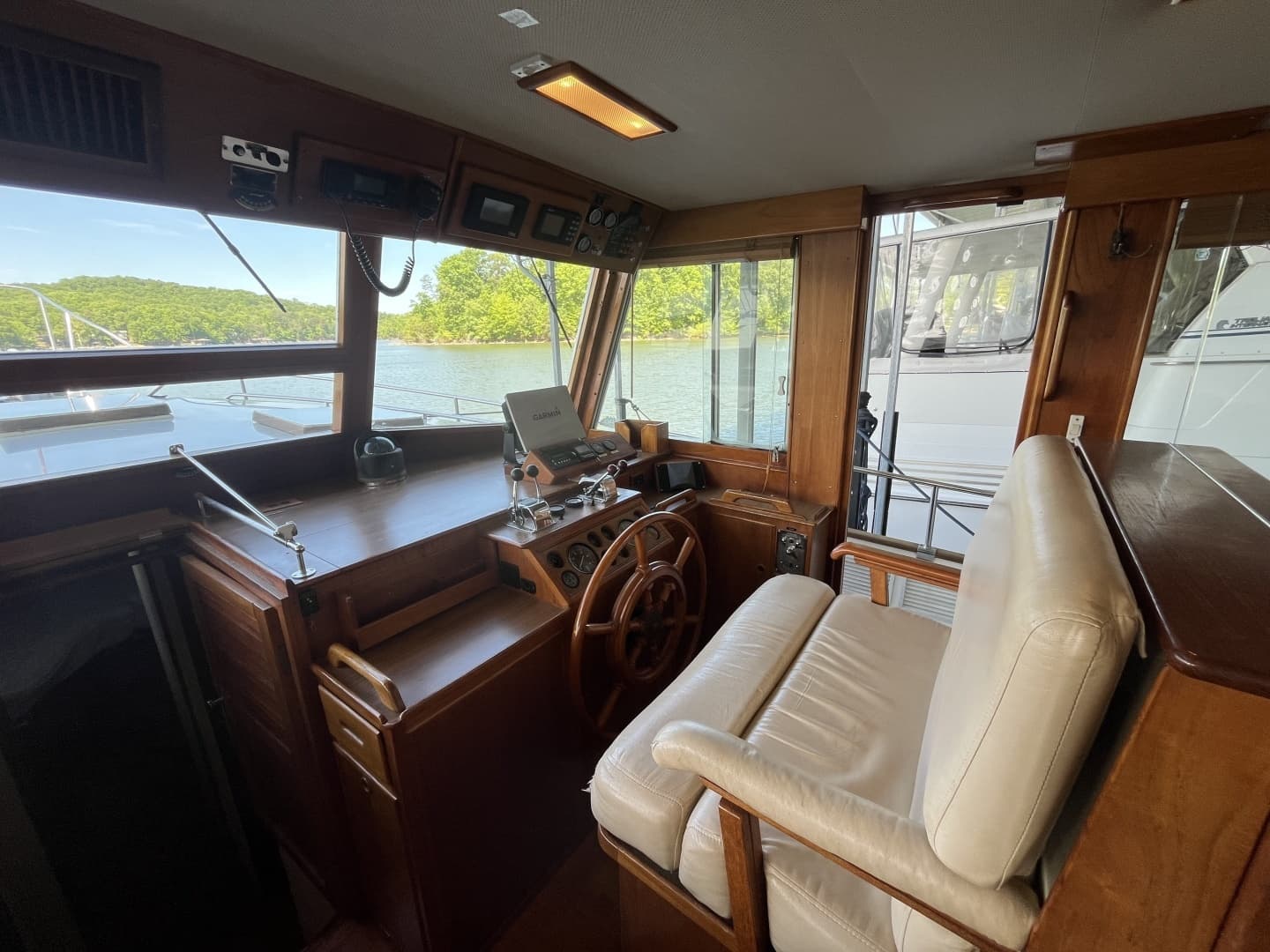 1987 Grand Banks 49 Motor Yacht - Image 30