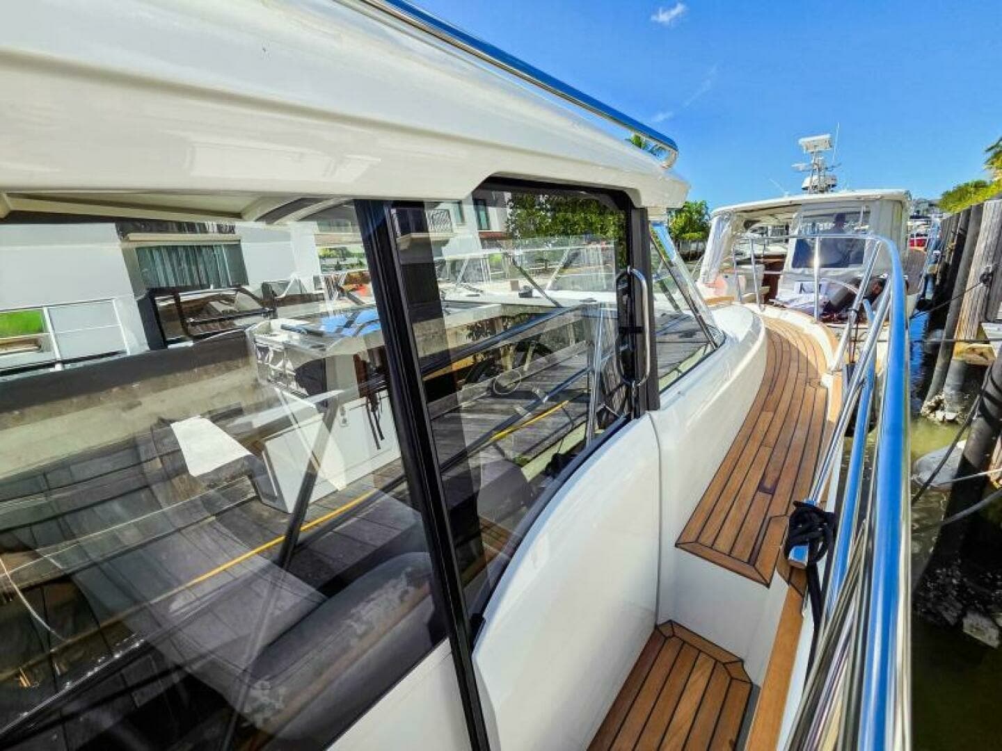 2026 Marex 330 Scandinavia - Image 38