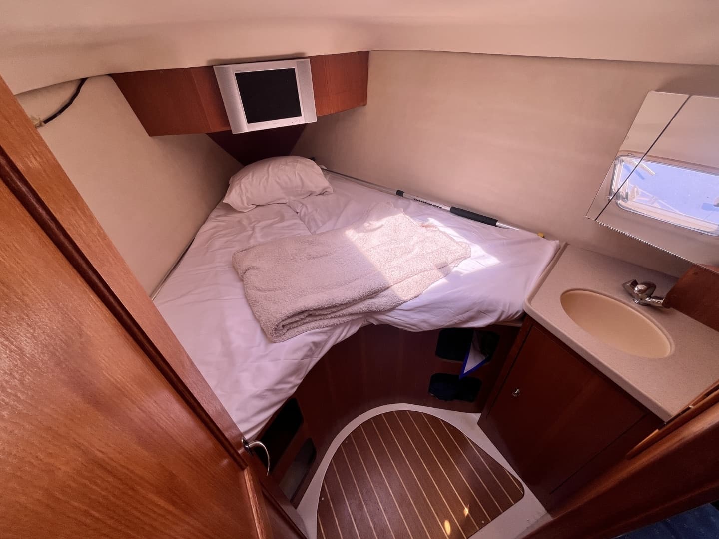 2003 Hunter 386 - Image 14