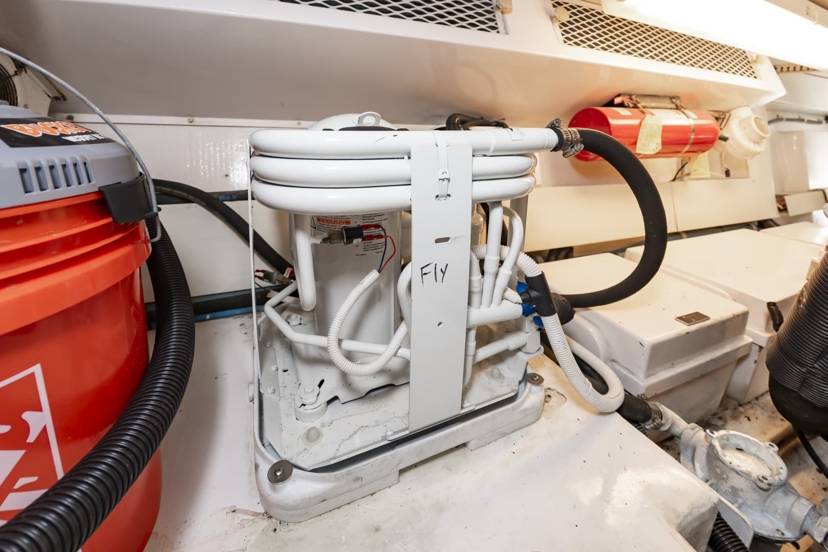 2000 Viking Cockpit Sport Yacht - Image 63