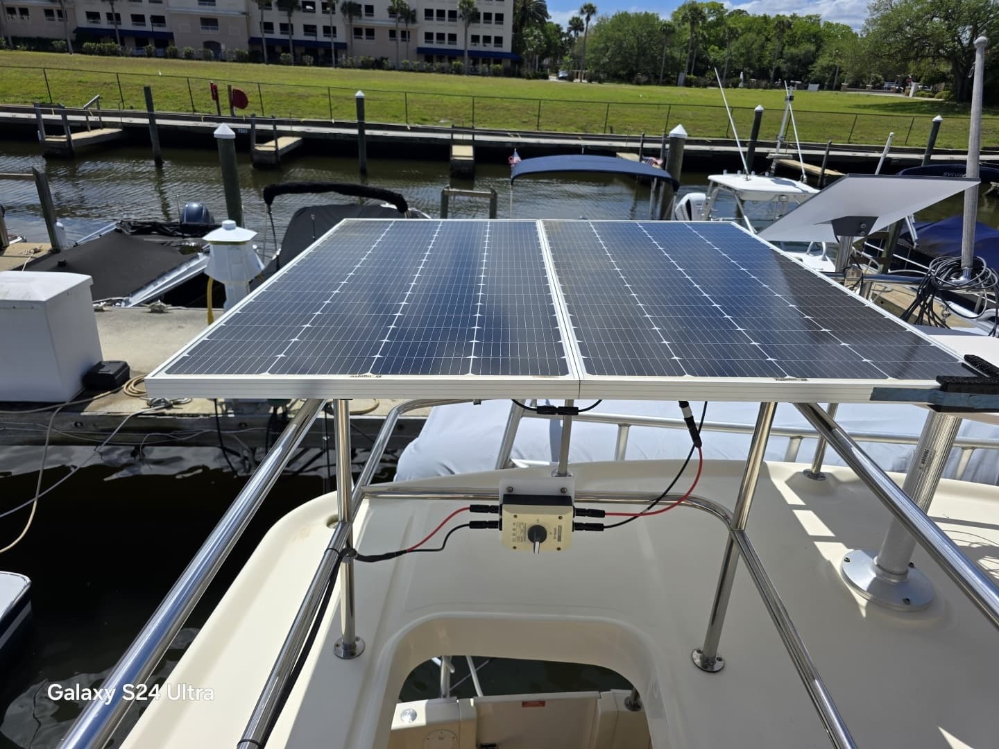 2005 Mainship 400 - Image 44