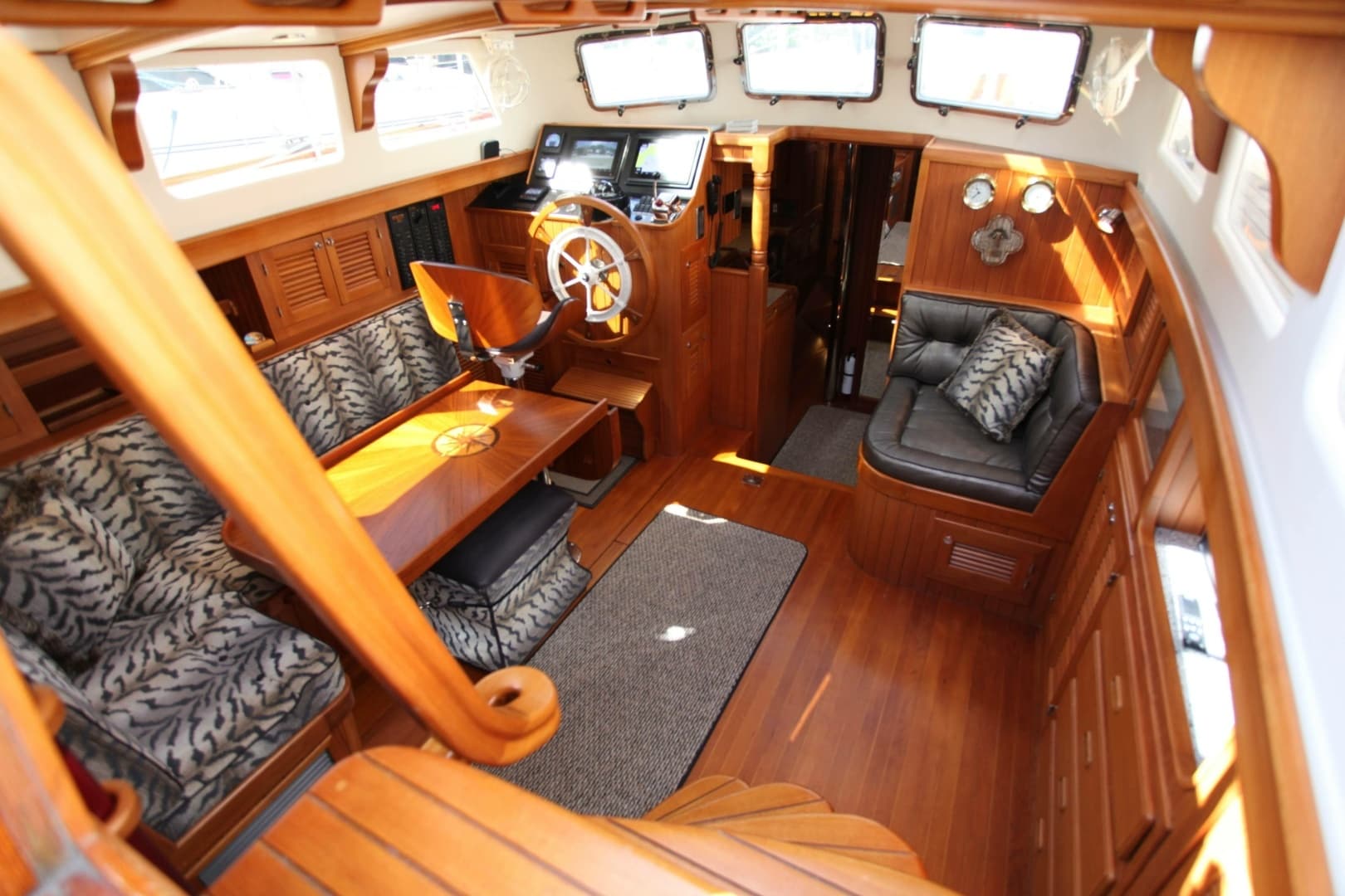 1997 Hampton 43 - Image 14