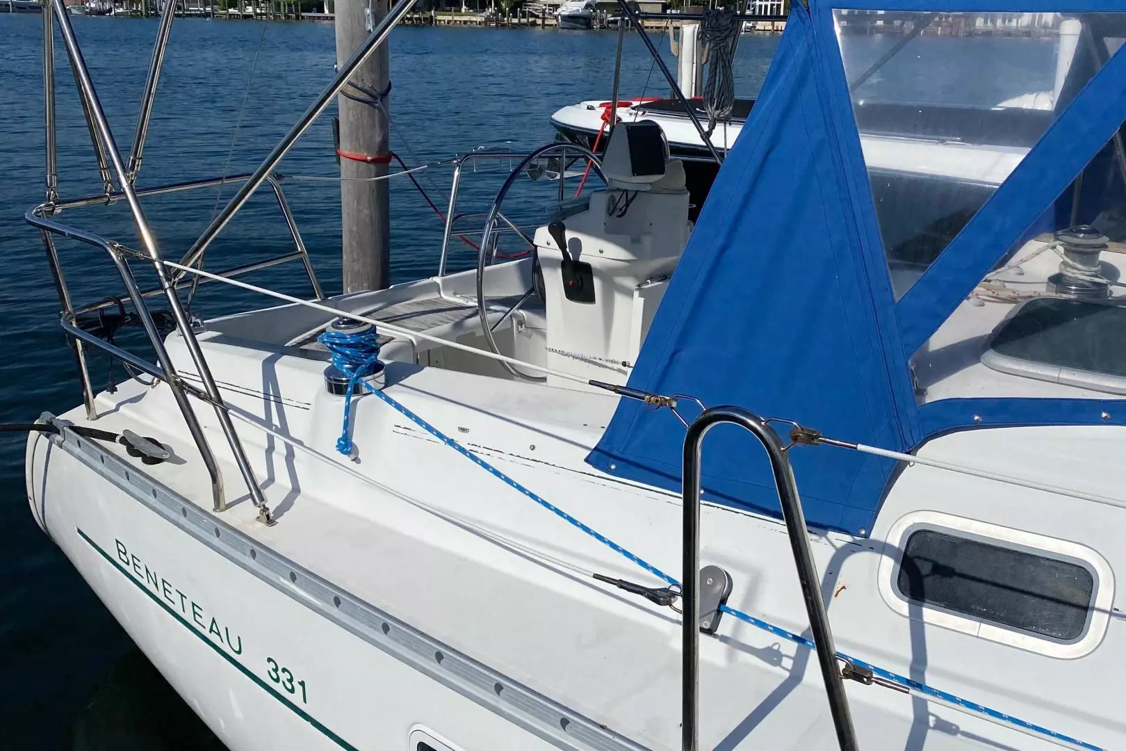 2001 Beneteau 331 - Image 2