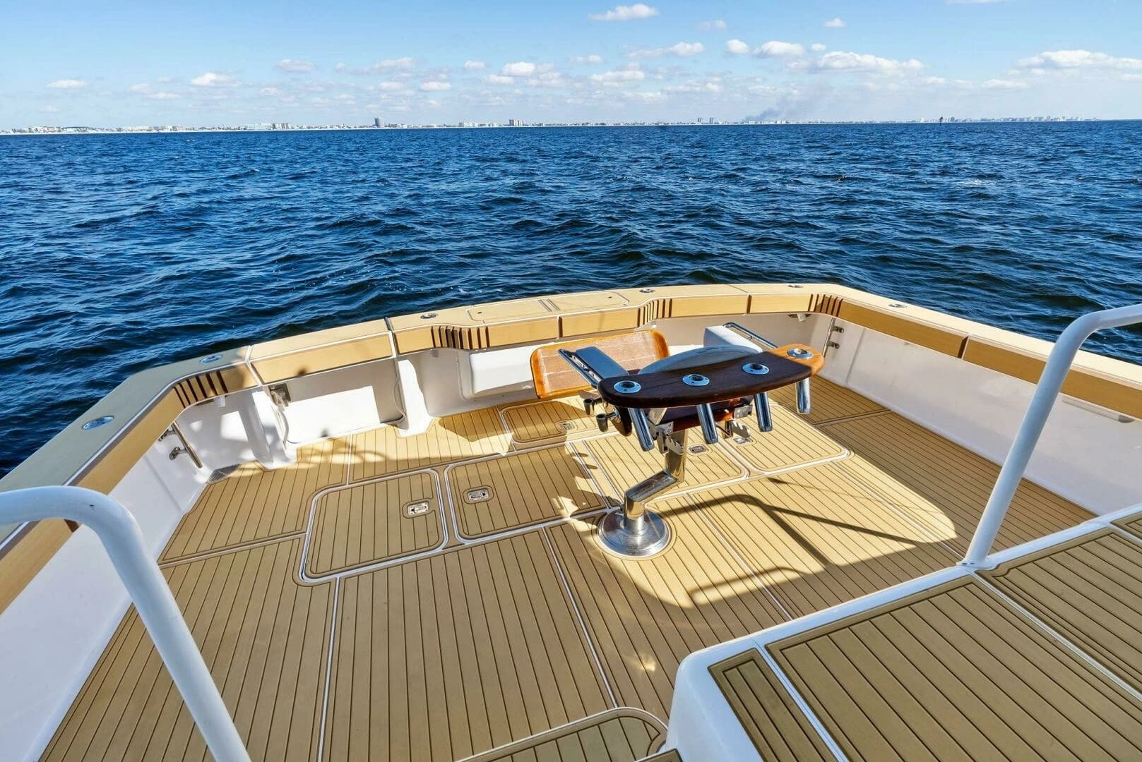 2002 Viking 65 Convertible - Image 8