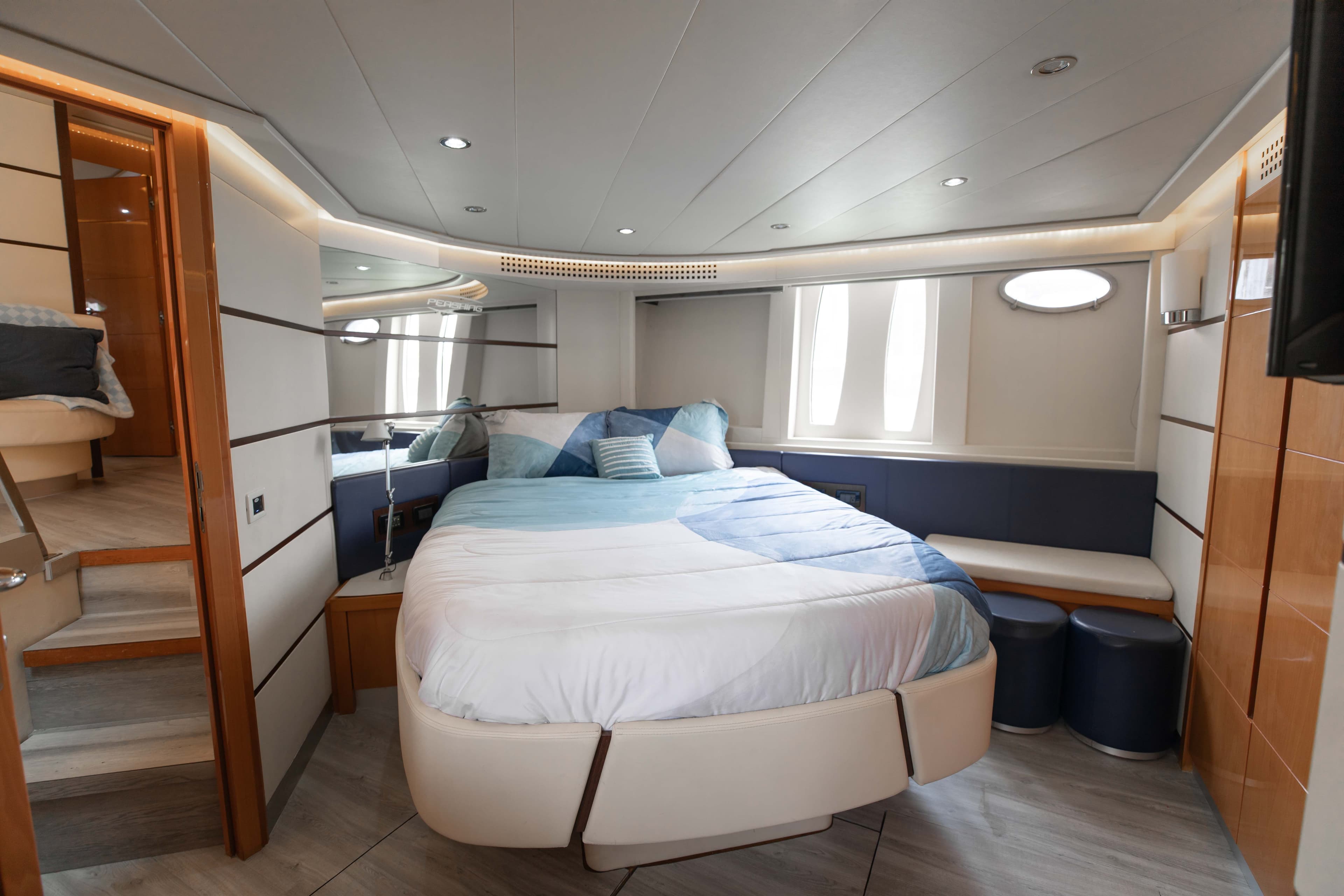 2008 Pershing 62 - 12