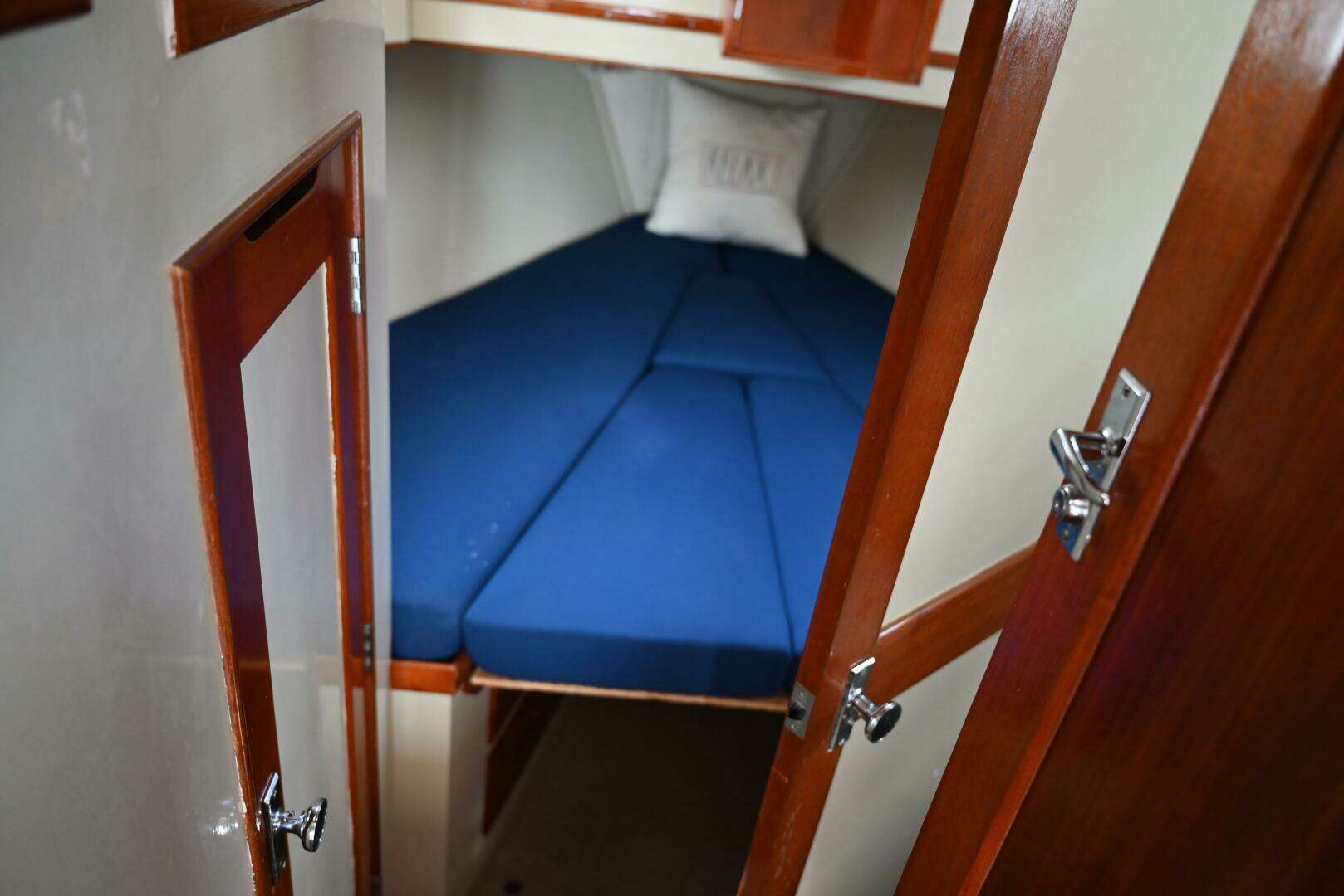 1970 Grand Banks Flybridge Trawler - Image 10