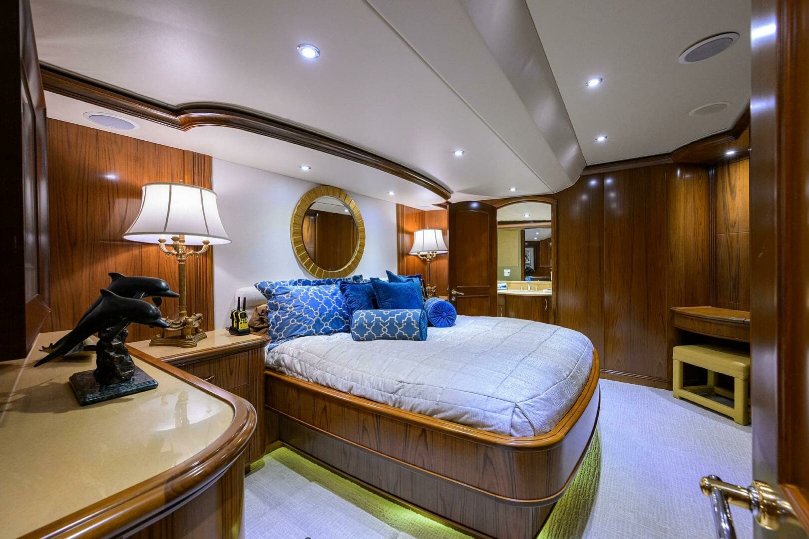 2004 Sea Force IX 82 Enclosed Bridge - Image 30