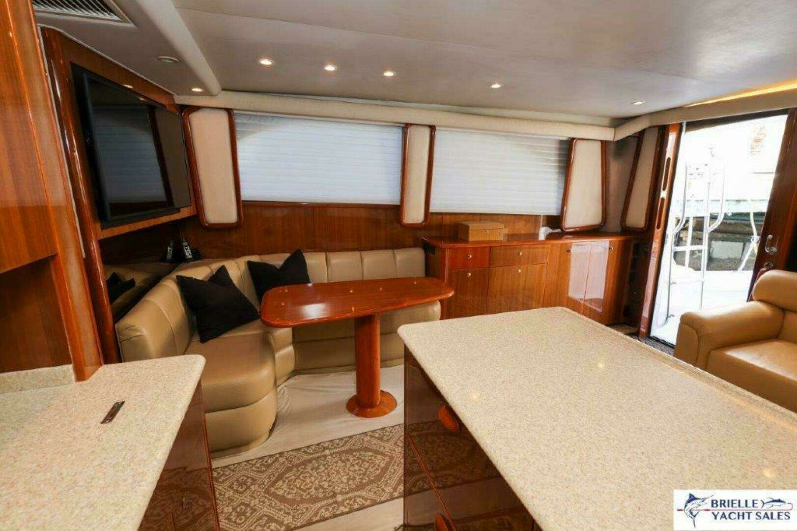 2005 Viking 45 Convertible - Image 21