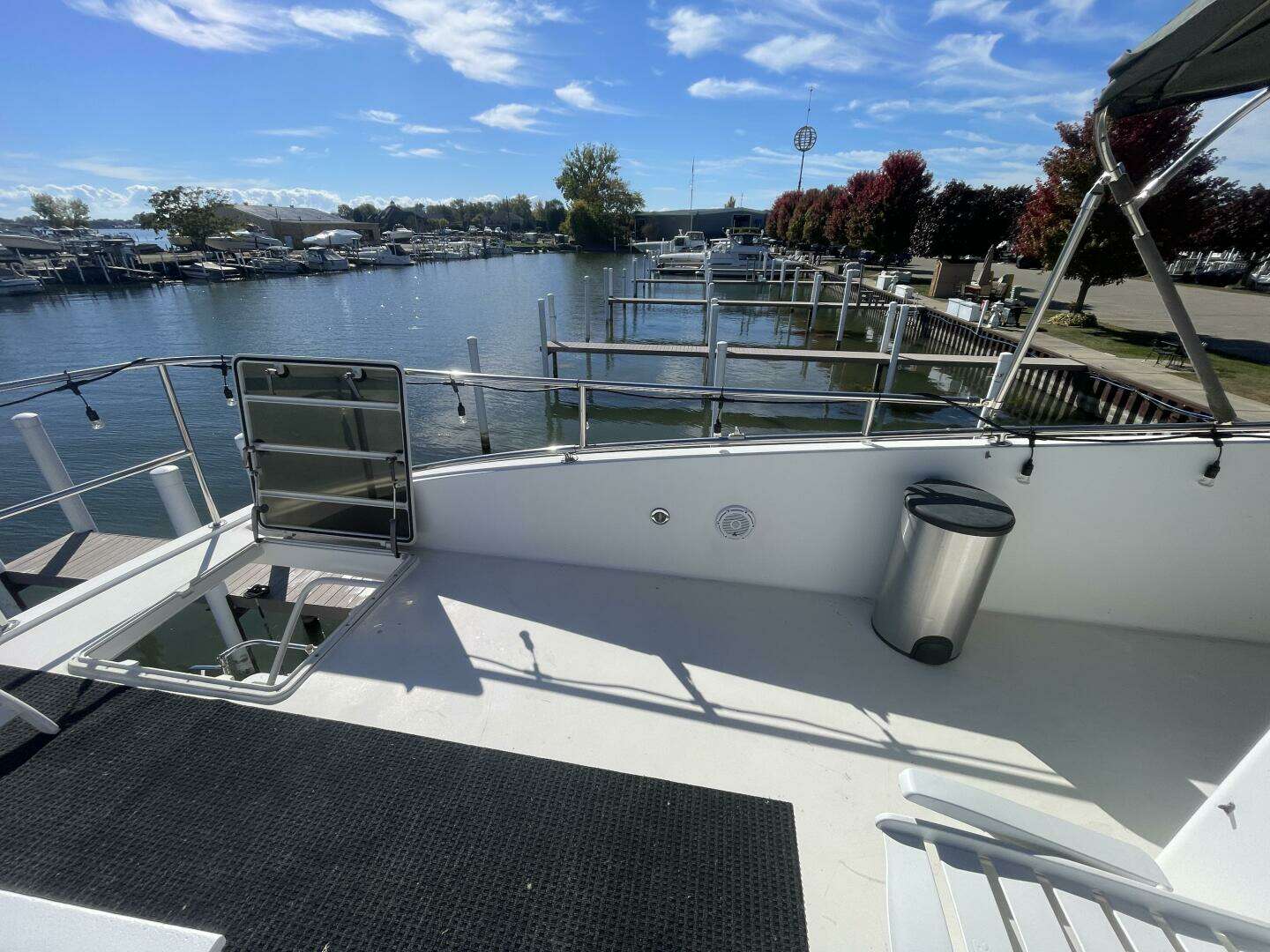 1993 Viking 50 Motor Yacht - Image 26