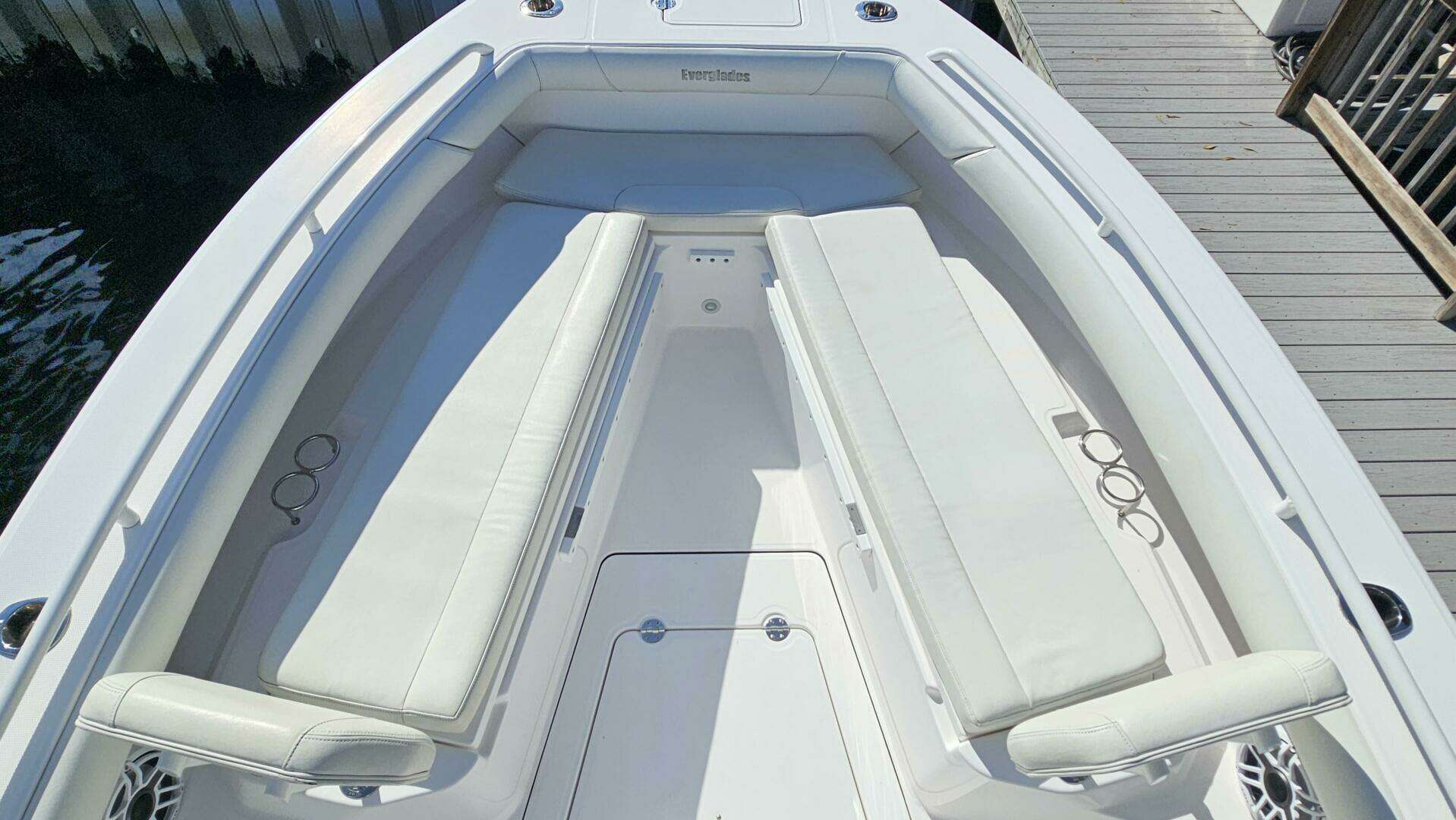2021 Everglades 273CC - Image 33