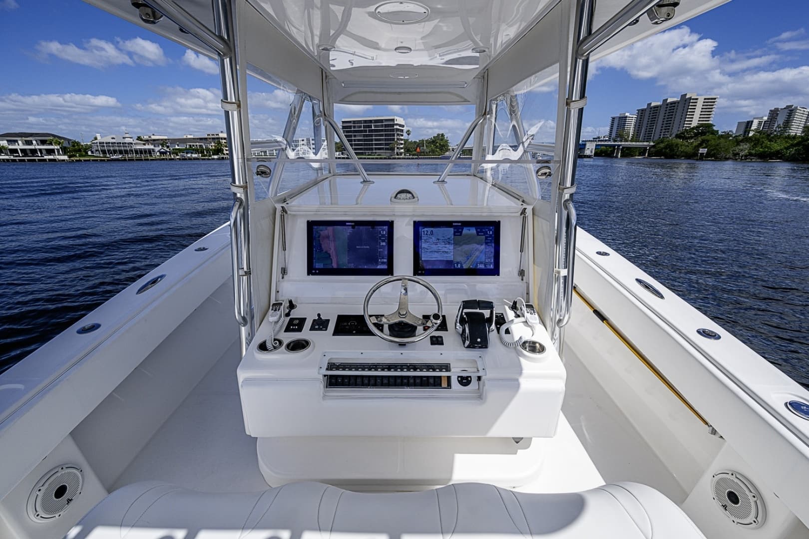 2015 Invincible 42 Open Fisherman - Image 10