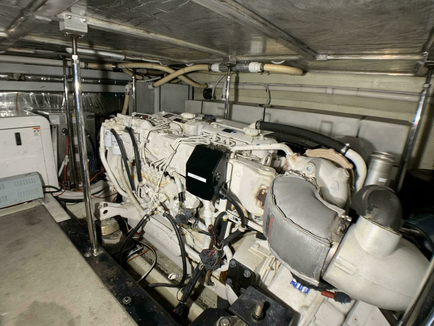 2006 Carver 56 Voyager - Image 47