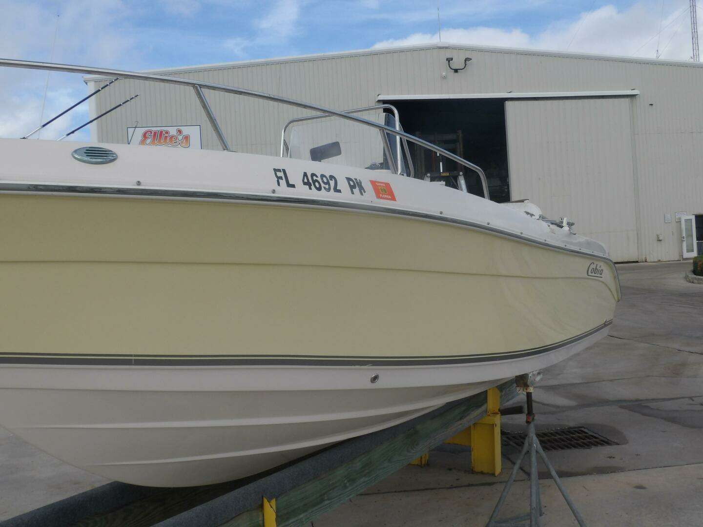 2006 Cobia 210 CC - Image 4