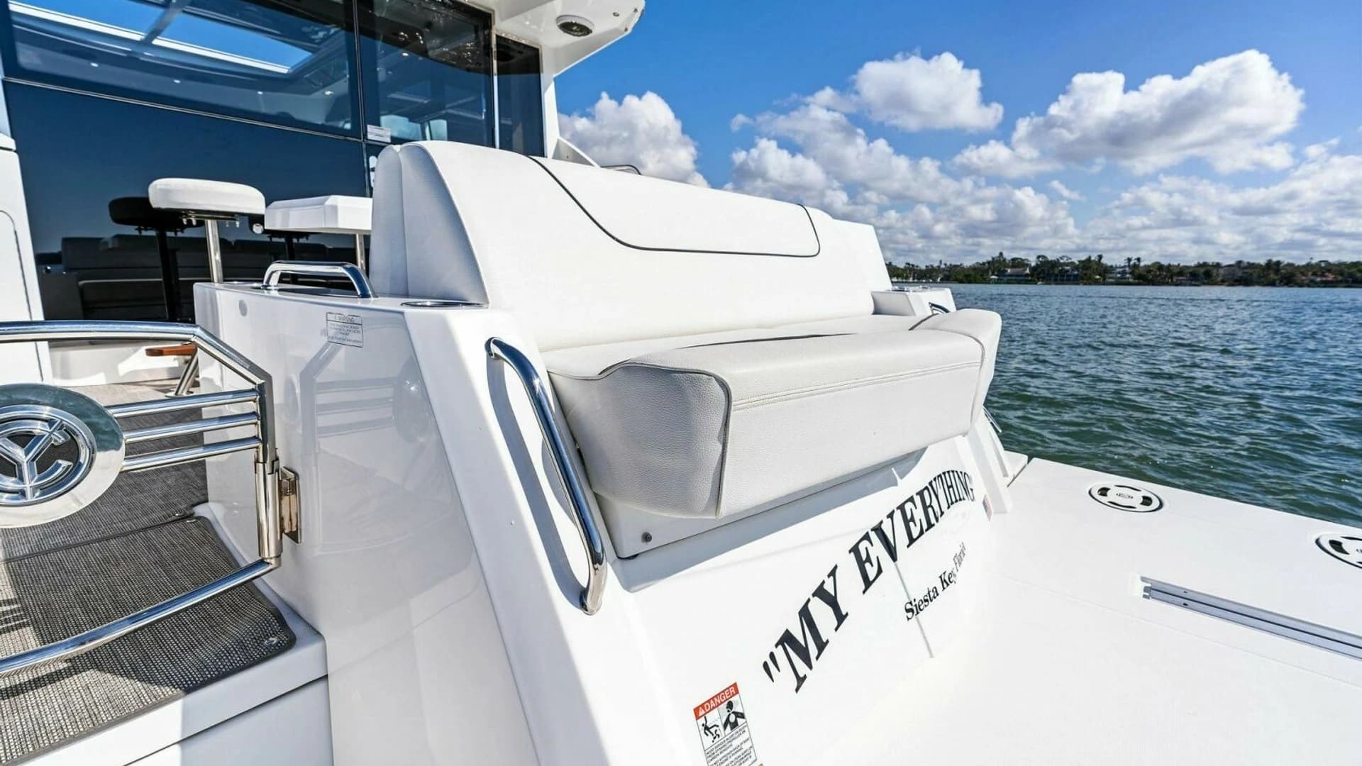 2019 Cruisers Yachts 45 Cantius - Image 24