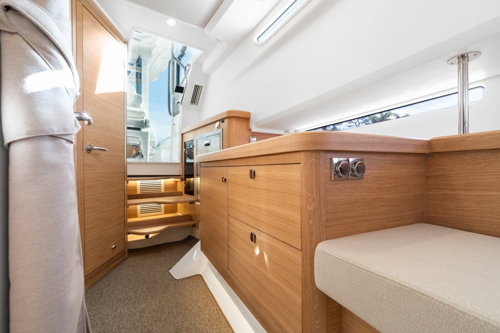 2026 Nimbus Sport Tender 42 - Image 20