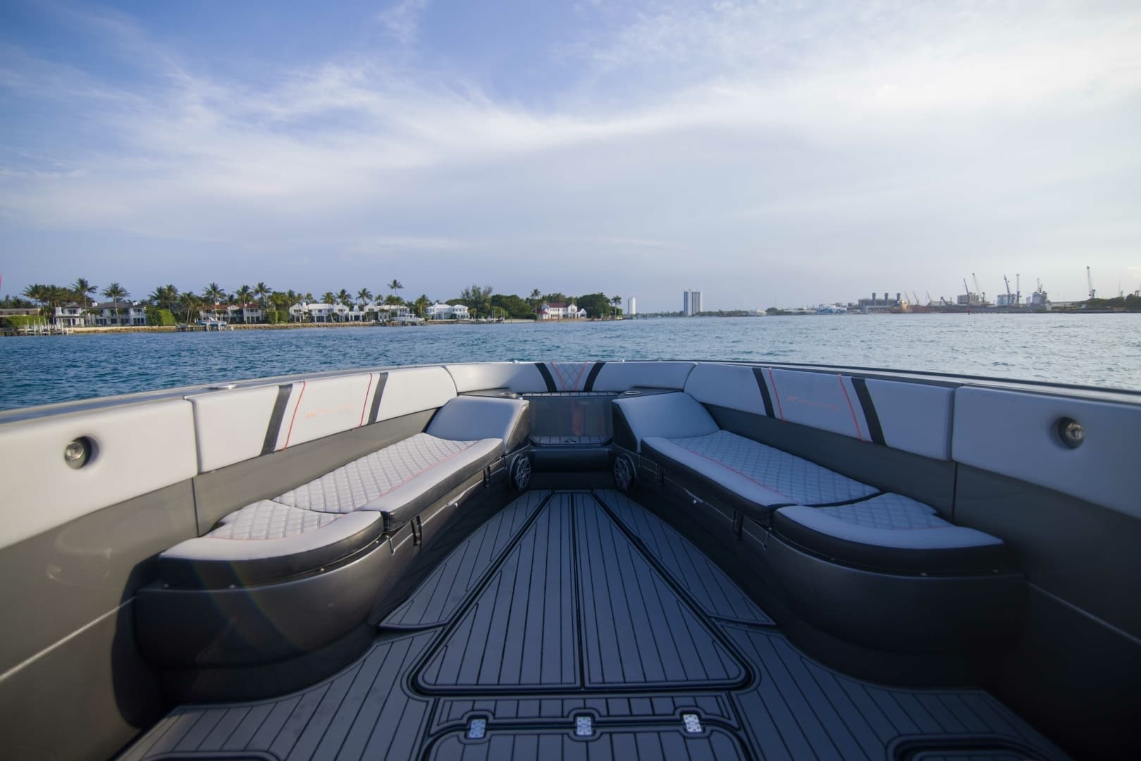2019 Midnight Express 43 Open - Image 25