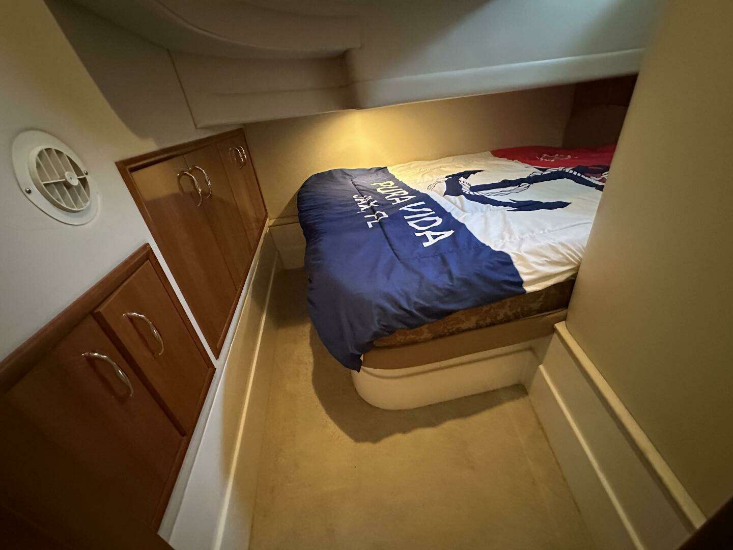 2005 Carver 36 SS - Image 46