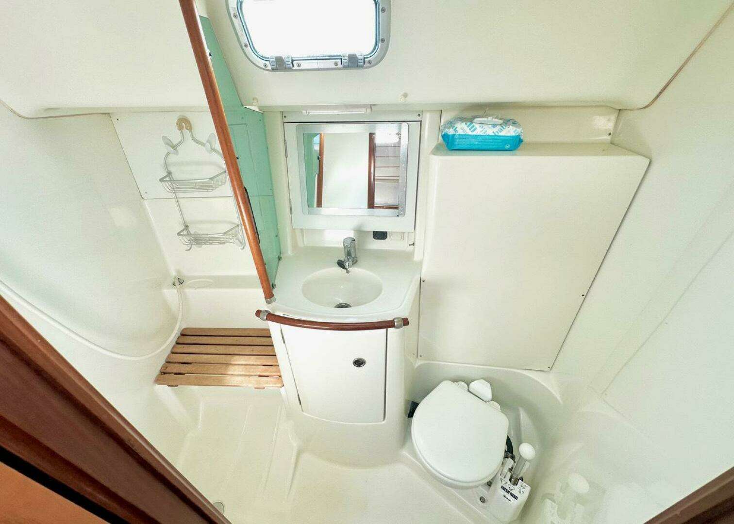 2000 Beneteau 361 - Image 7
