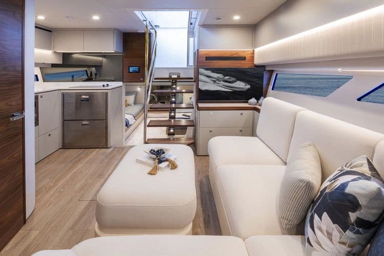 2026 Riviera 4300 Sports Express - Image 17