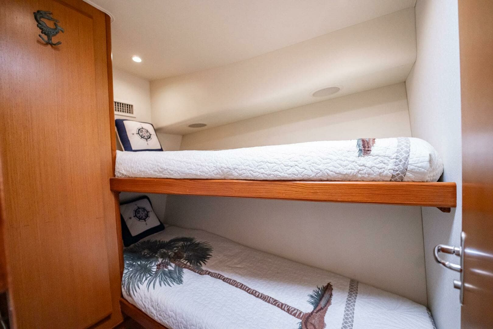 2000 Viking Conv Sport Fisher - Image 33