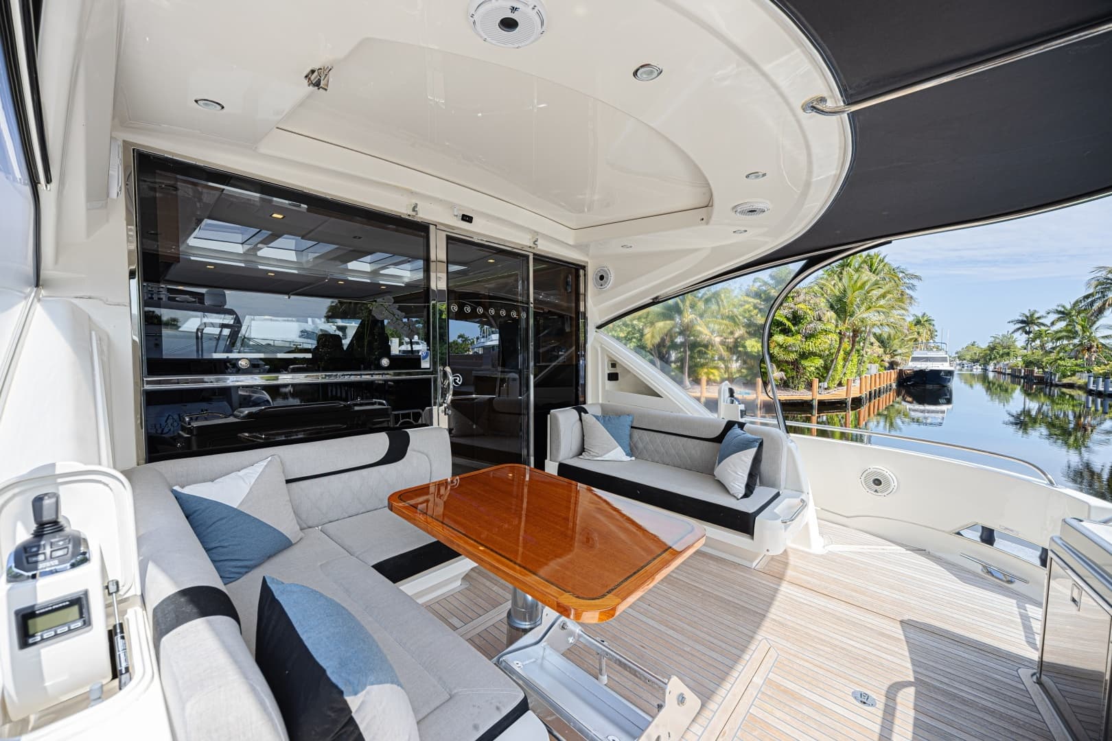 2021 Riviera 6000 Motor Yacht - Image 11