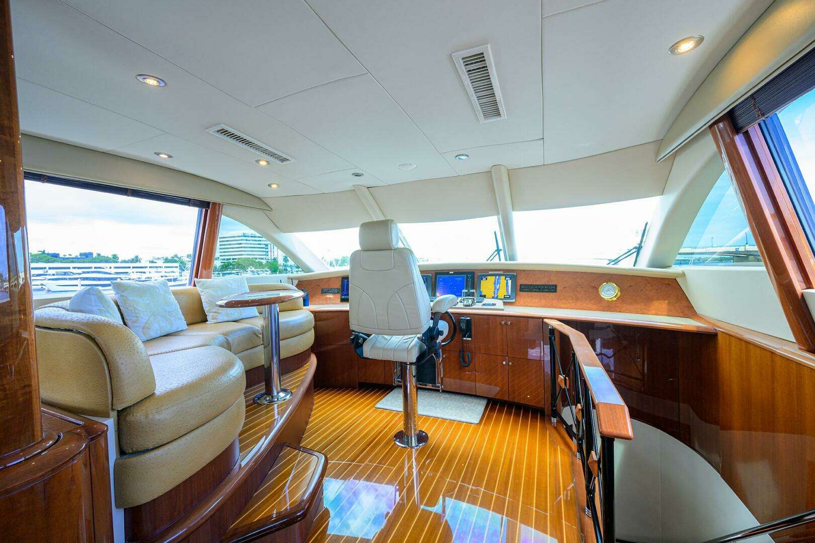2007 Lazzara Yachts 80 Enclosed - Image 38