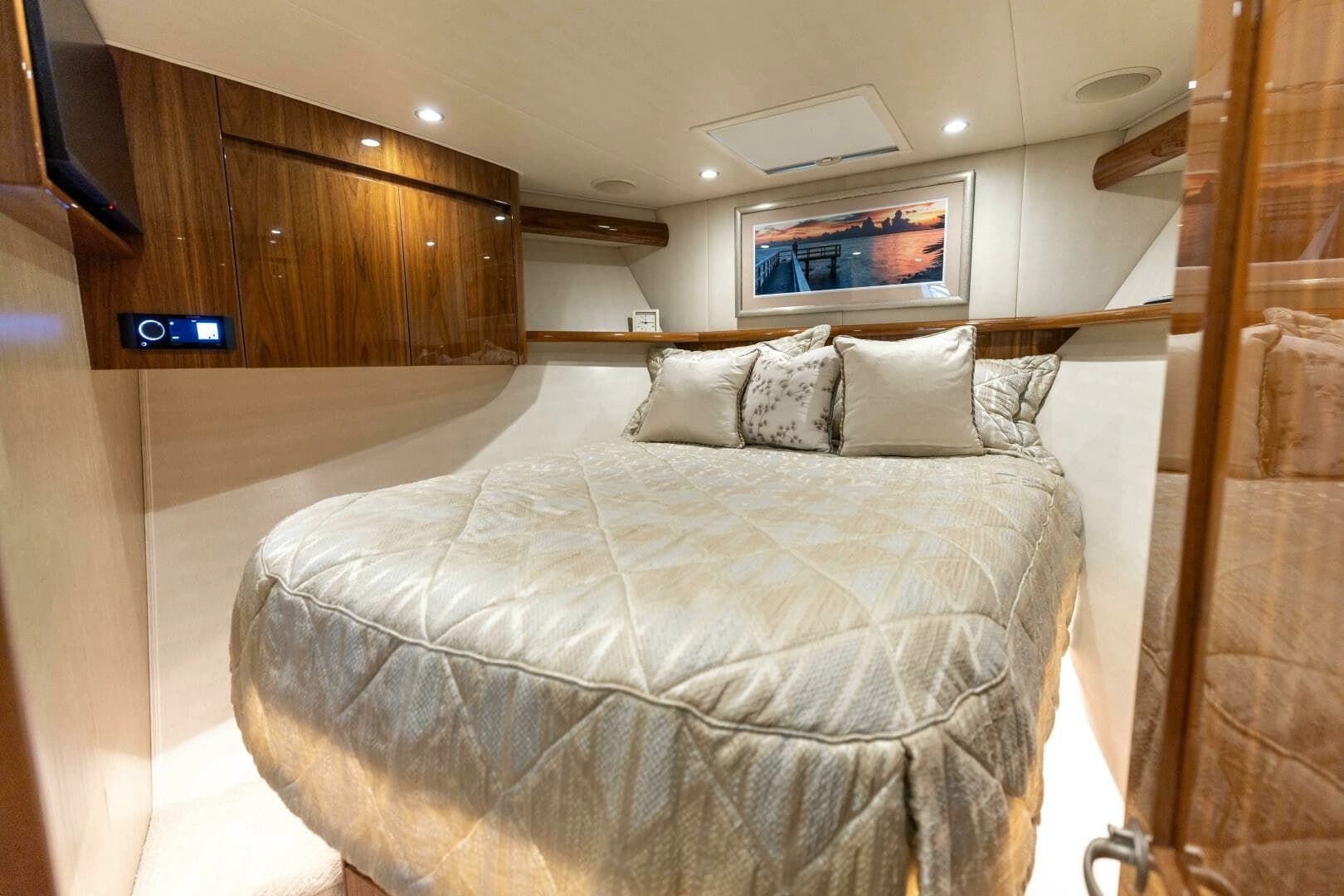 2018 Viking 62 Convertible - Image 17