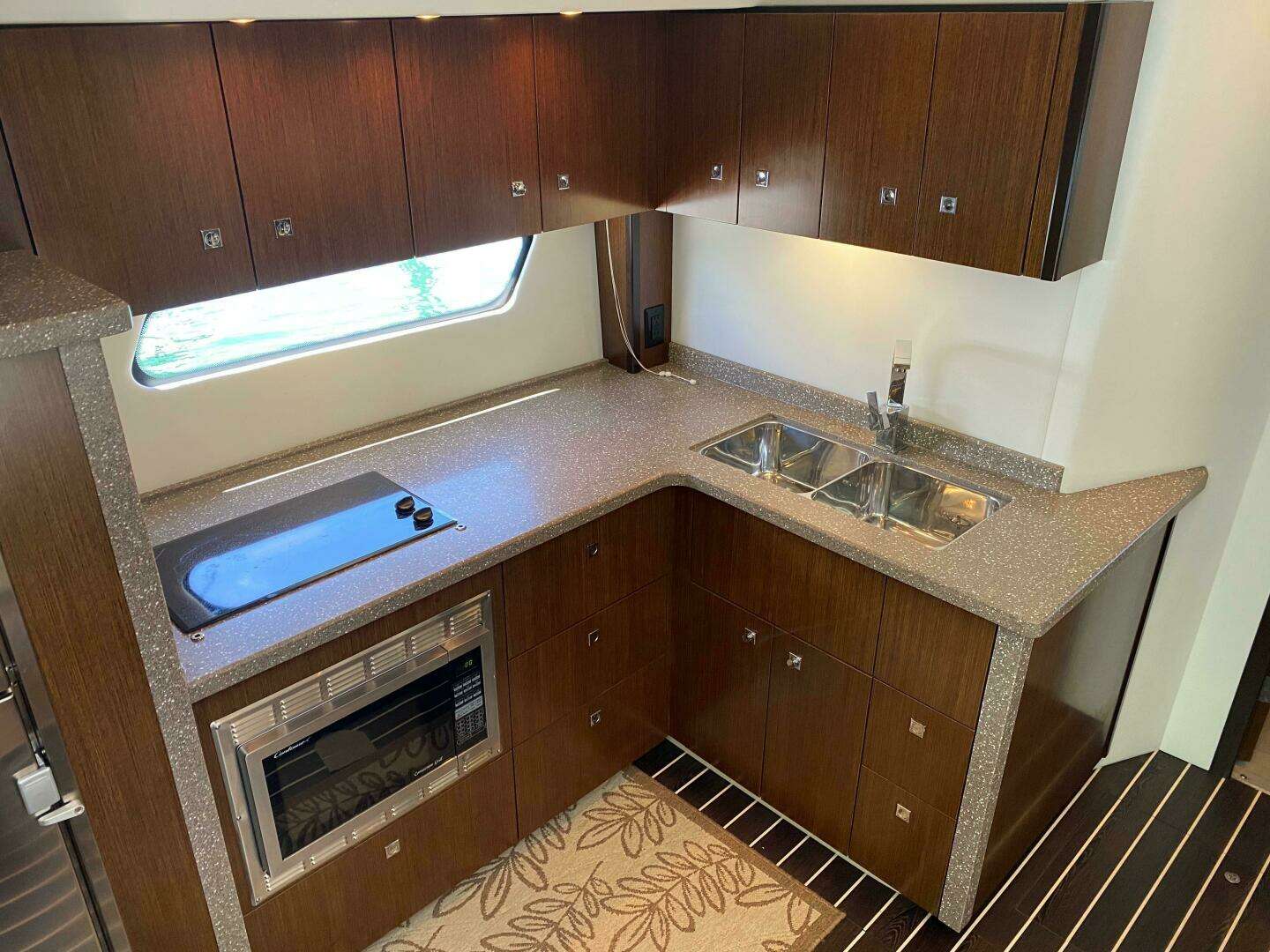 2012 Cruisers Yachts 48 Cantius - Image 19