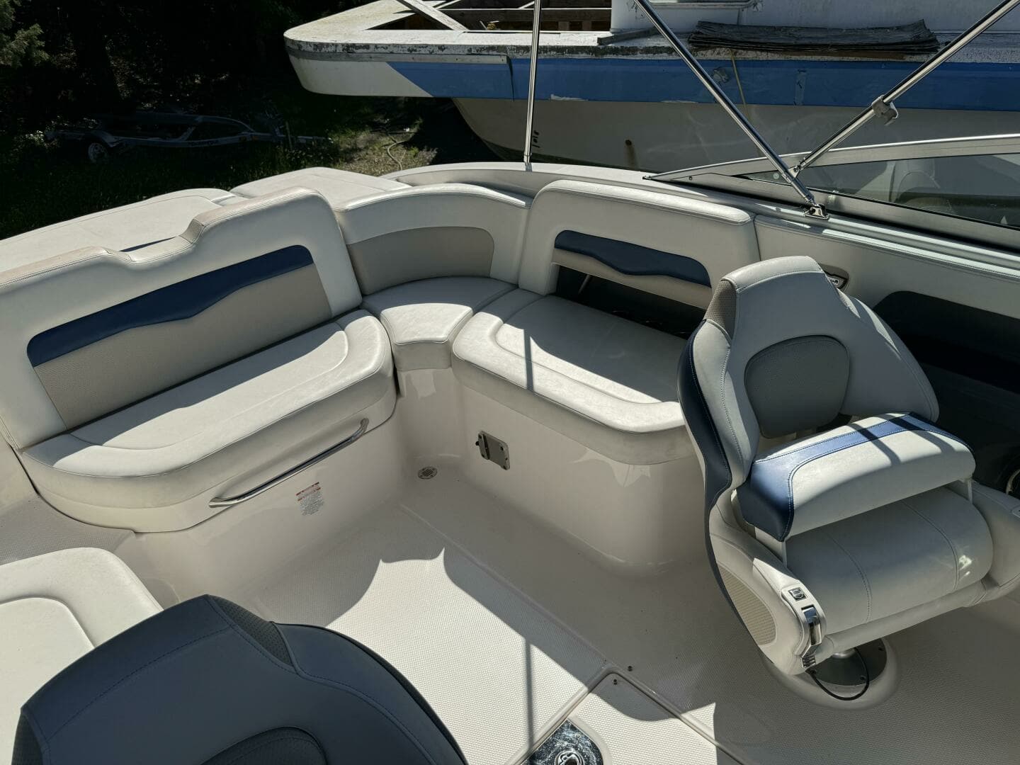 2014 Chaparral 246 SSI - Image 6