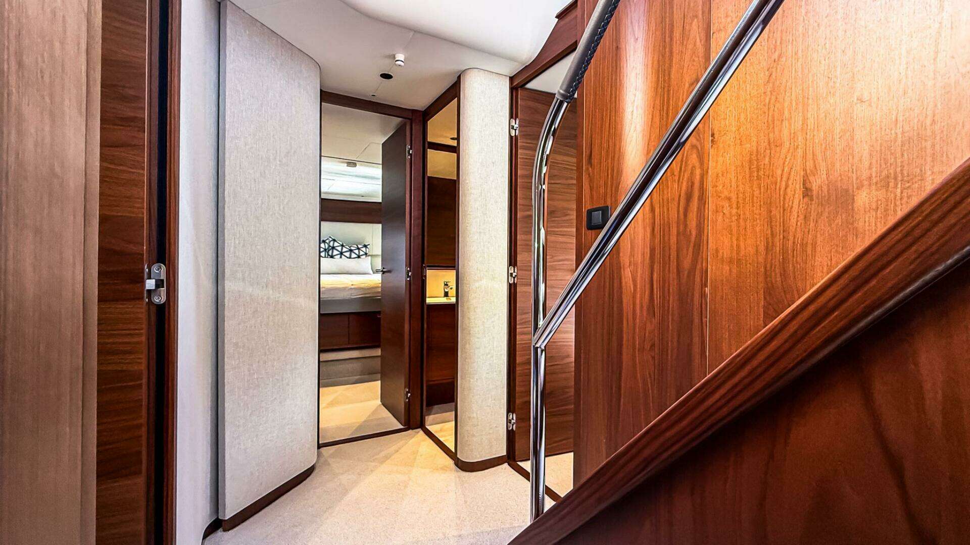 2026 Princess S65 Sportbridge - Image 54