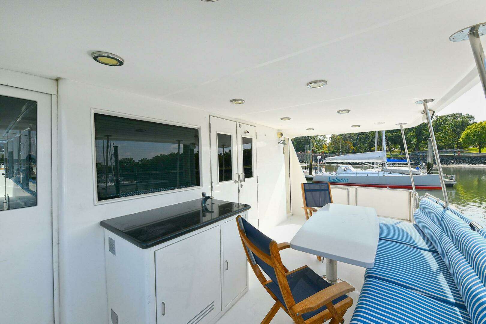 2002 Grand Alaskan Flushdeck - Image 14