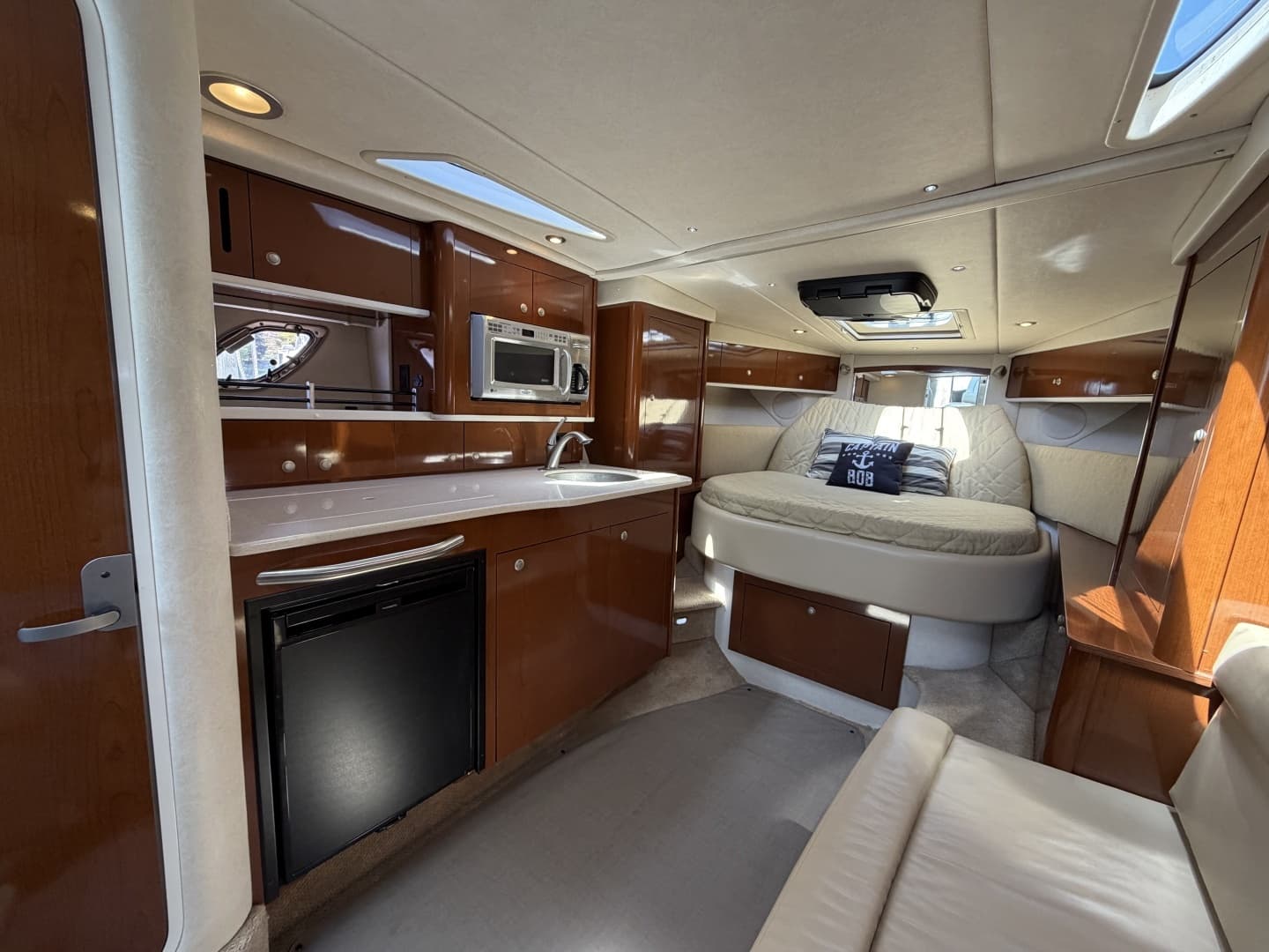 2008 Sea Ray 330 Sundancer - Image 14