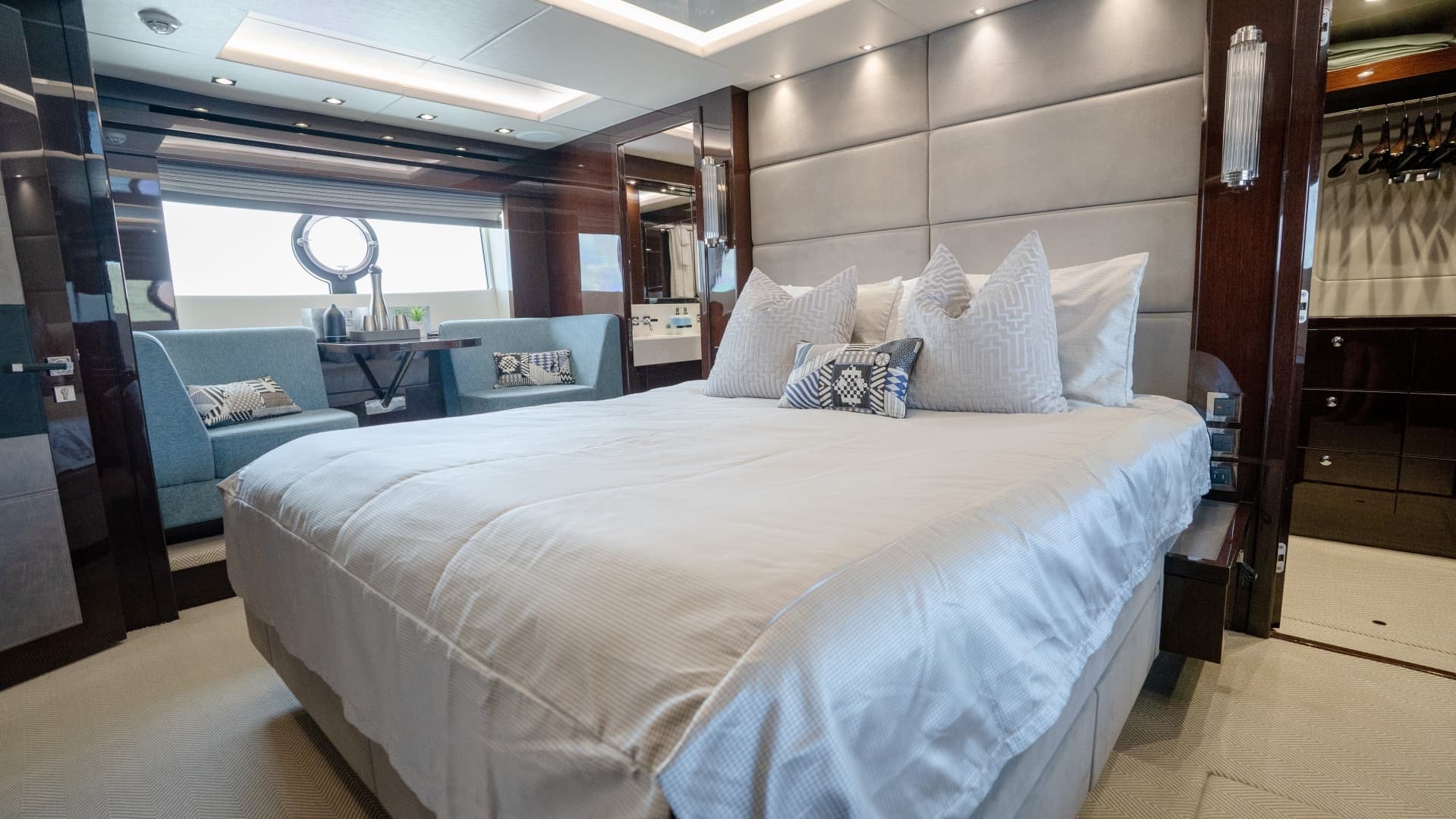 2017 Sunseeker 86 Yacht - Image 55