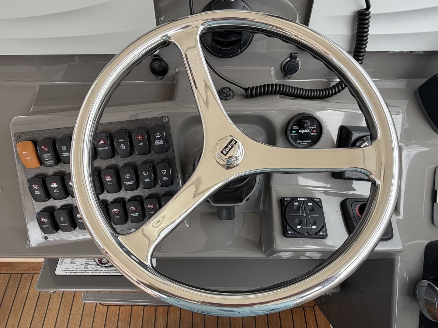 2016 Pursuit SC 365i Sport Coupe - Image 31