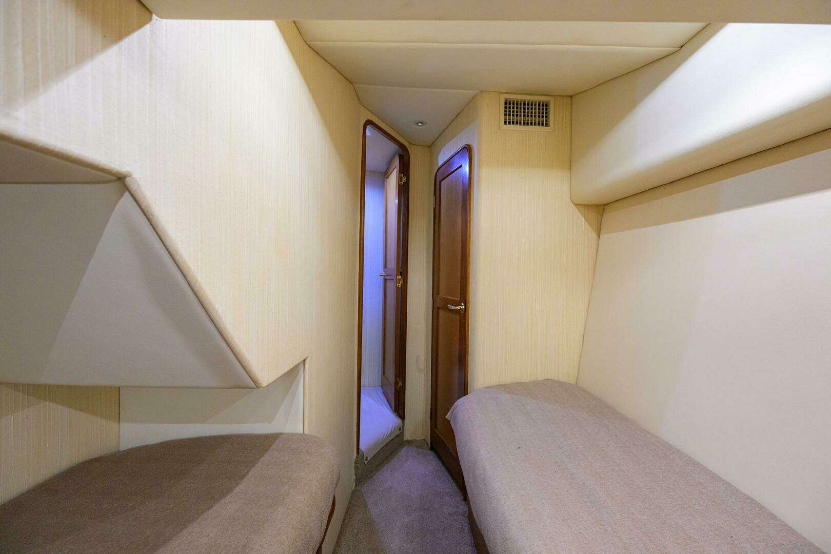 2004 Ocean Yachts 50 Super Sport - Image 14