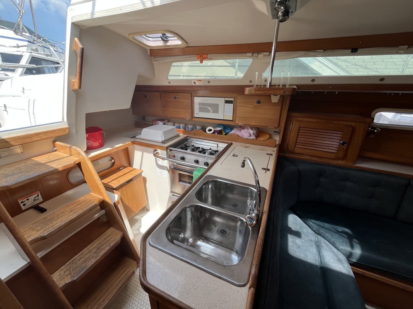 1999 Catalina 36 MK II - Image 17