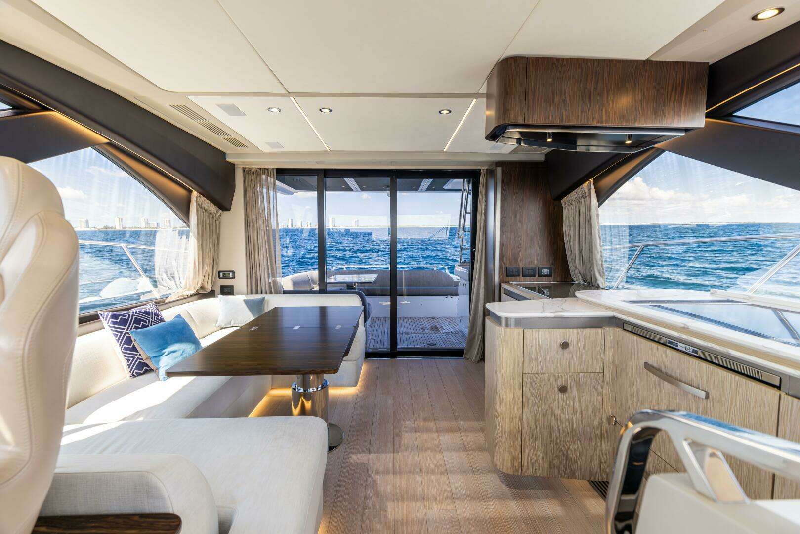 2021 Azimut S6 Sport Fly - Image 13