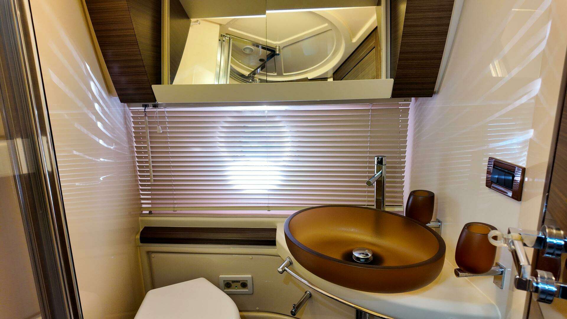 2015 Azimut 54 Fly - Image 18