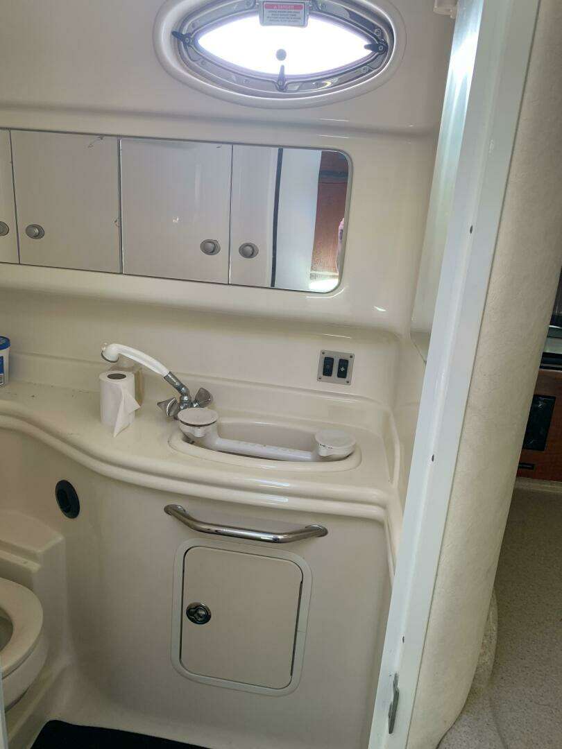 2005 Sea Ray 340 Sundancer - Image 9