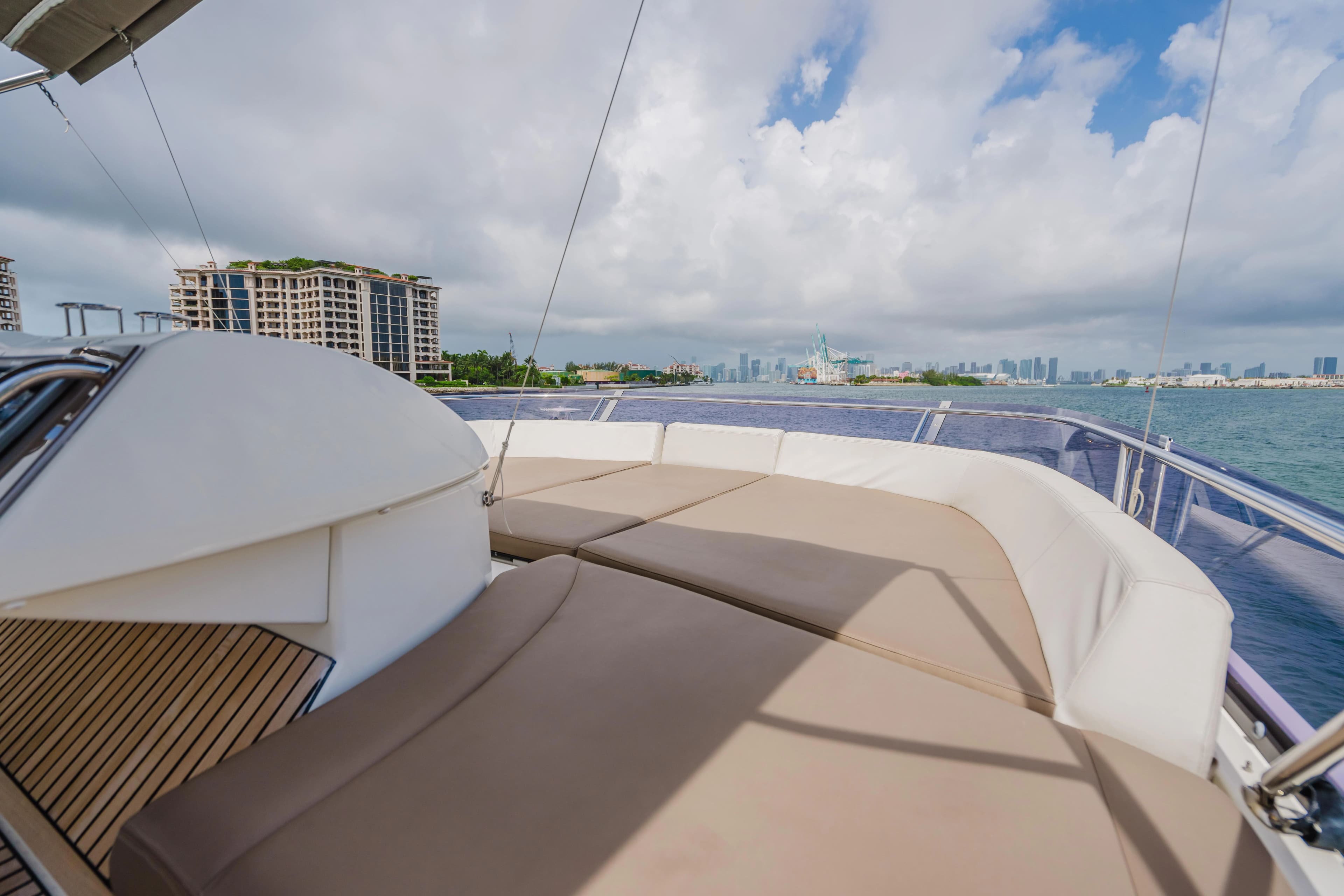 2014 Prestige 620 - 44
