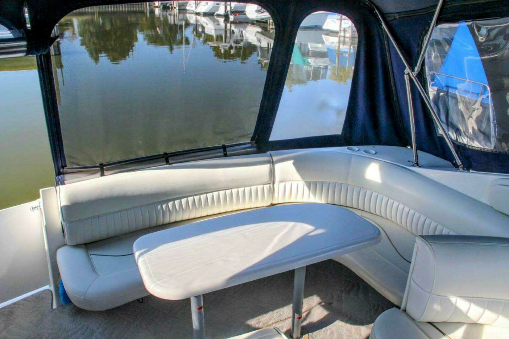 1998 Cruisers Yachts 3575 Esprit - Image 10