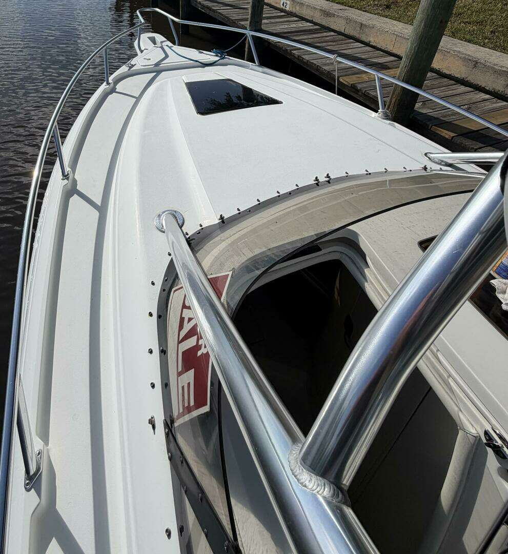 2003 Intrepid 310 - Image 33