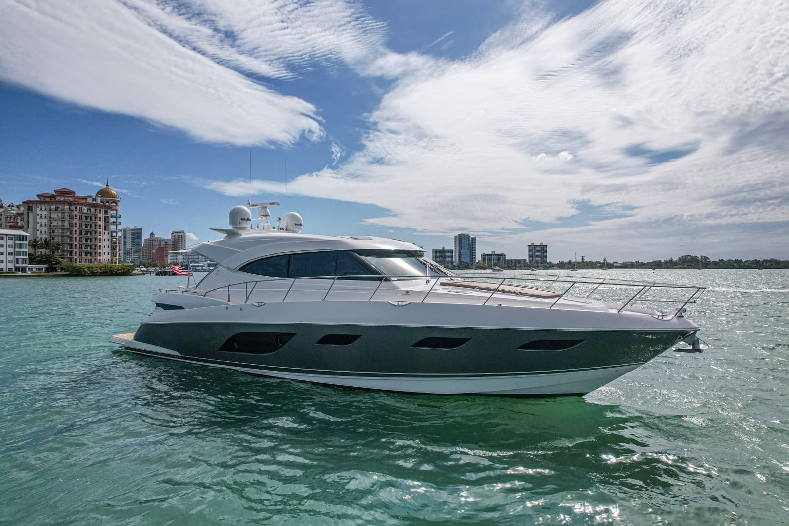 2015 Riviera 6000 Sport Yacht - Image 6