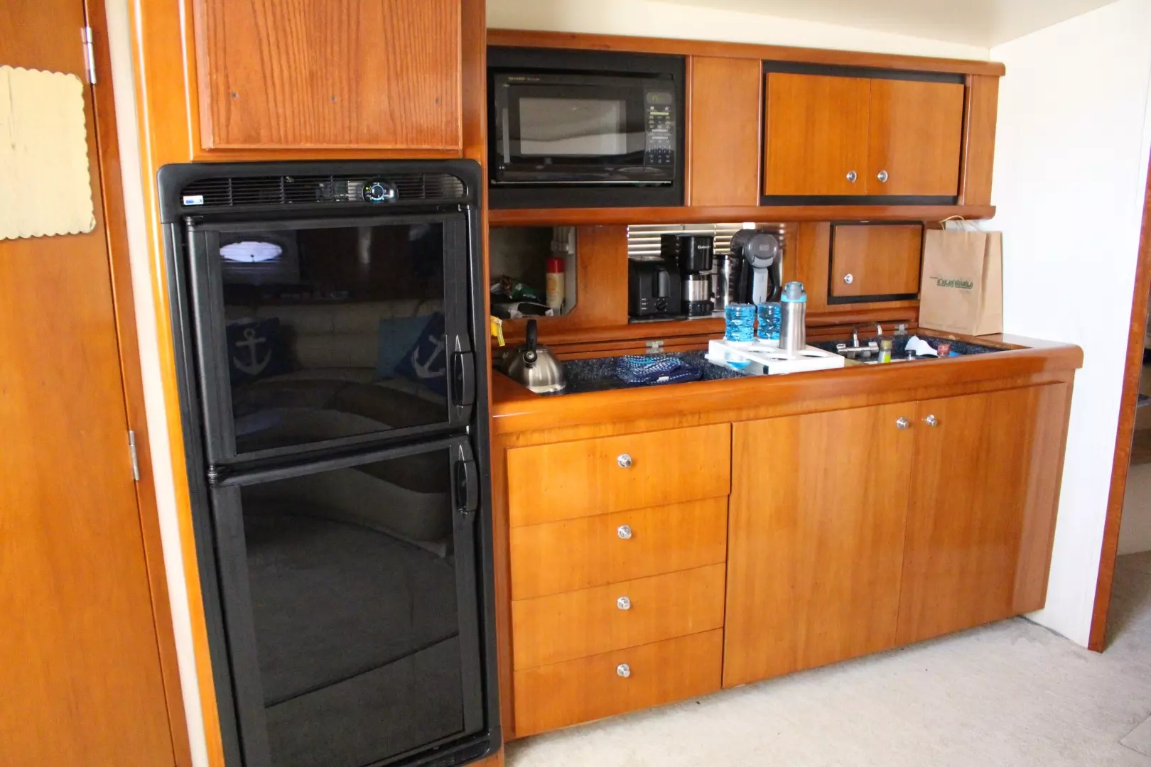 2000 Carver Trojan 440 Express - Image 28