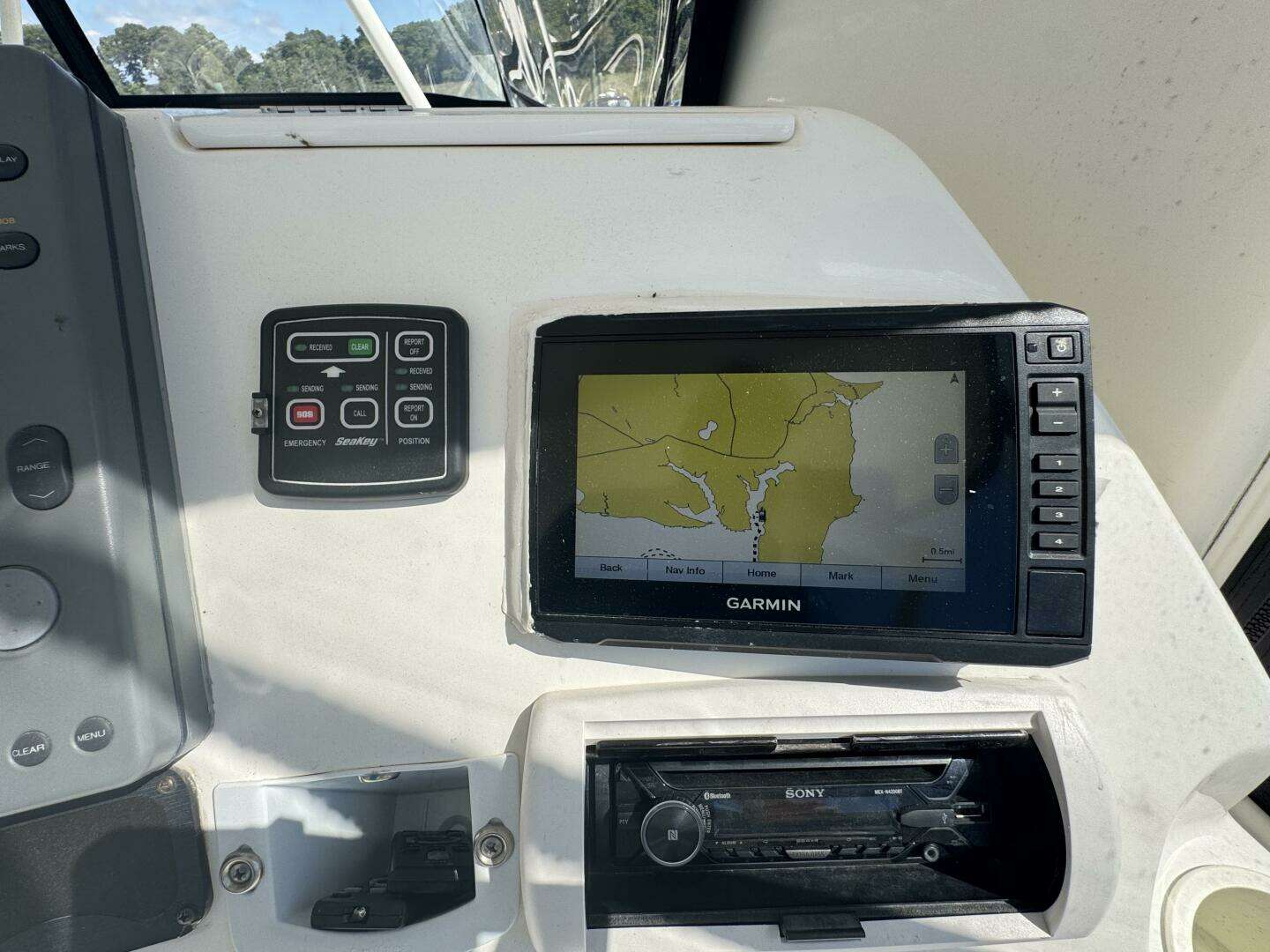 2003 Silverton 42 Convertible - Image 22