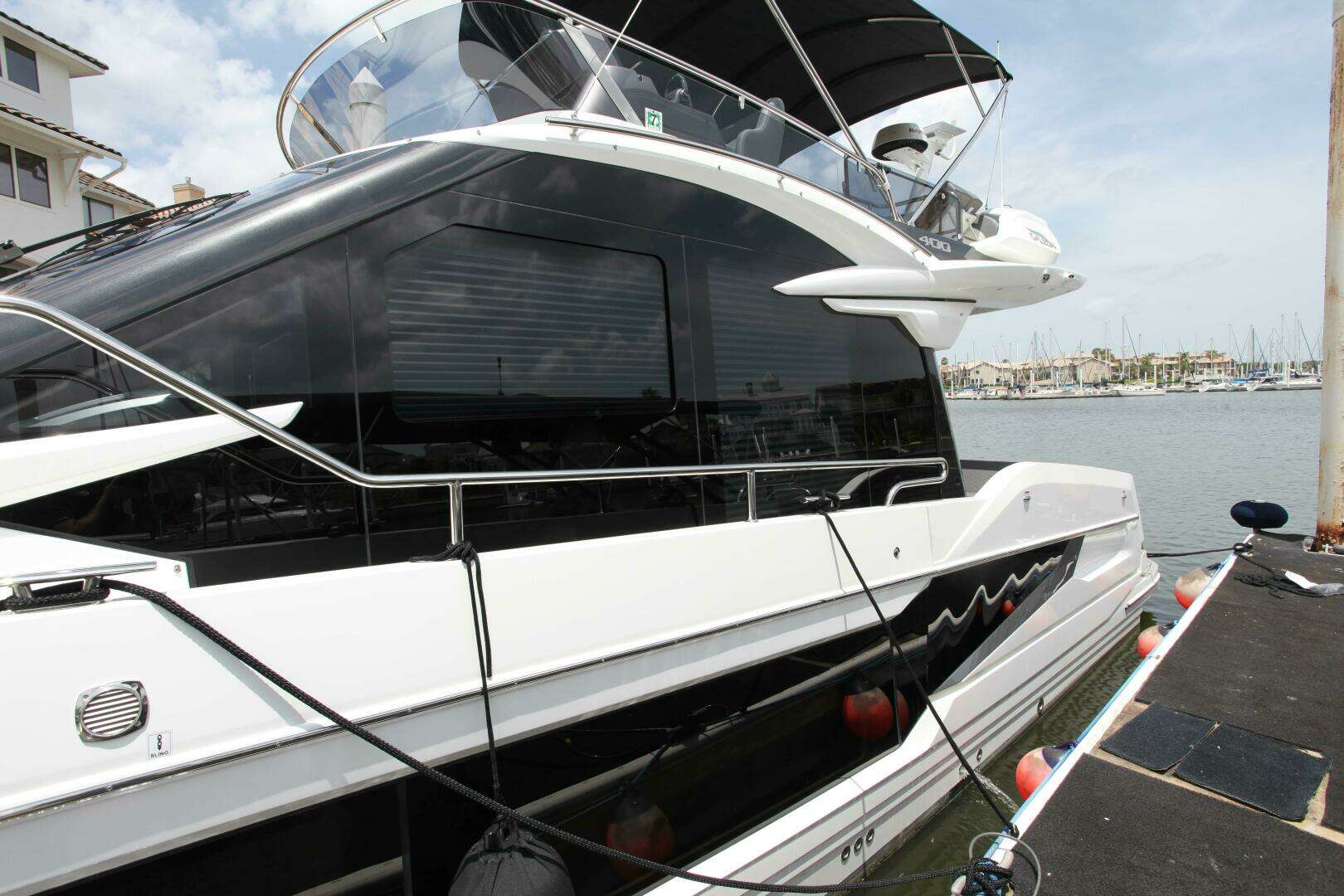 2025 Galeon — - Image 24