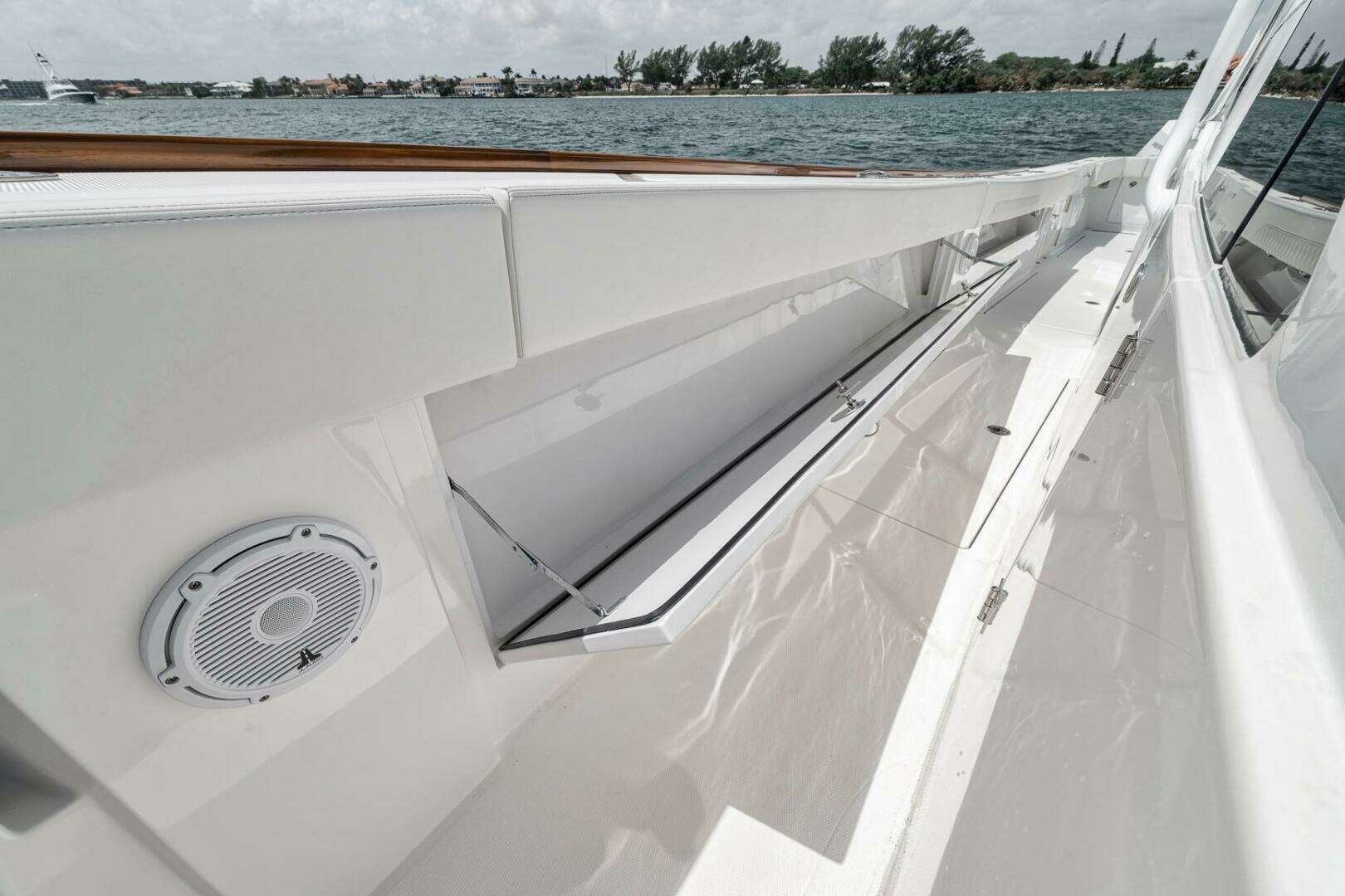 2024 Front Runner 47 CC - Image 25