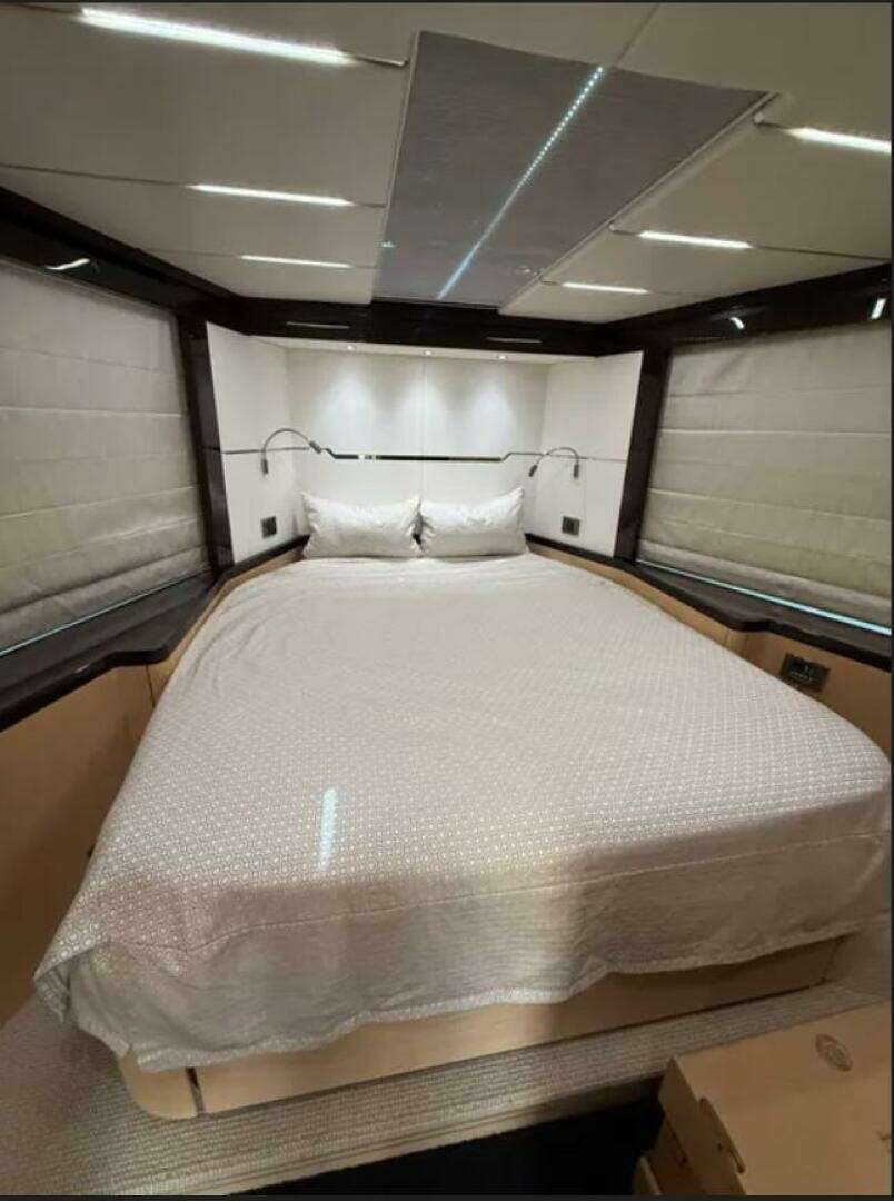 2017 Sunseeker 68 Predator - Image 26