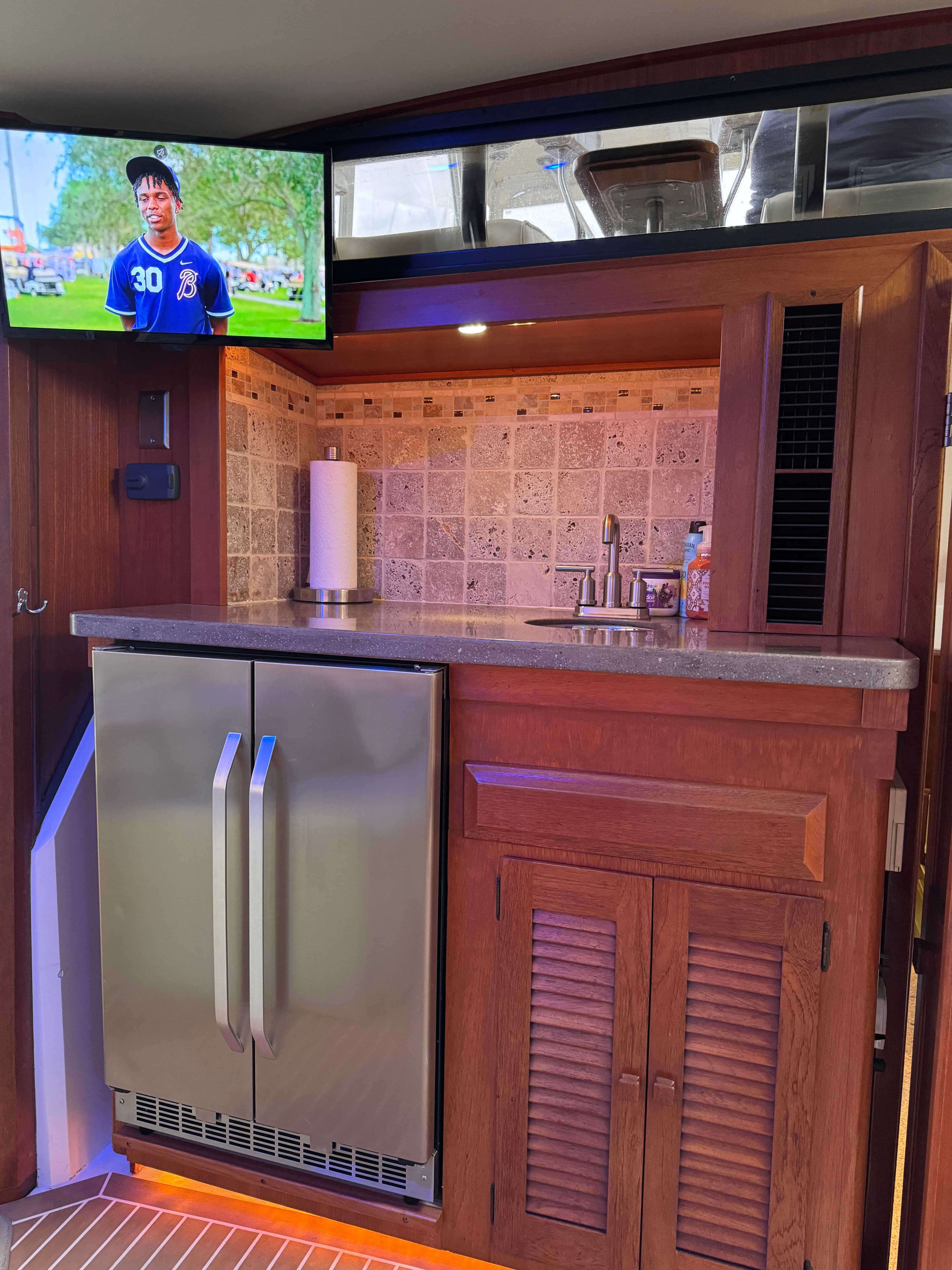 1987 Viking 48 MOTORYACHT - 29